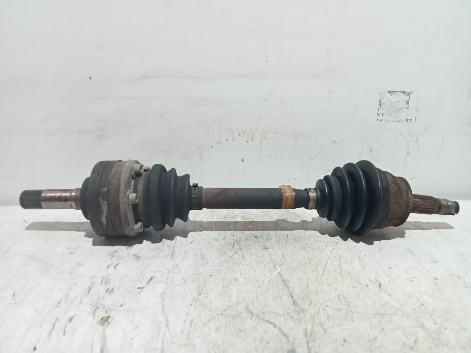 Transmision delantera izquierda FIAT IDEA (135)