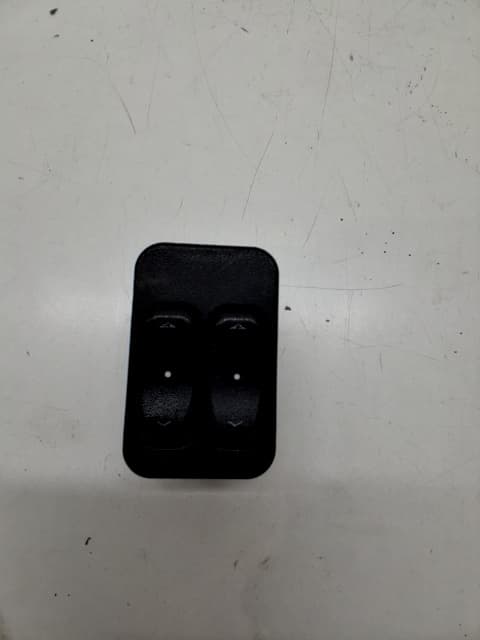 Mando elevalunas delantero izquierdo OPEL MERIVA 2