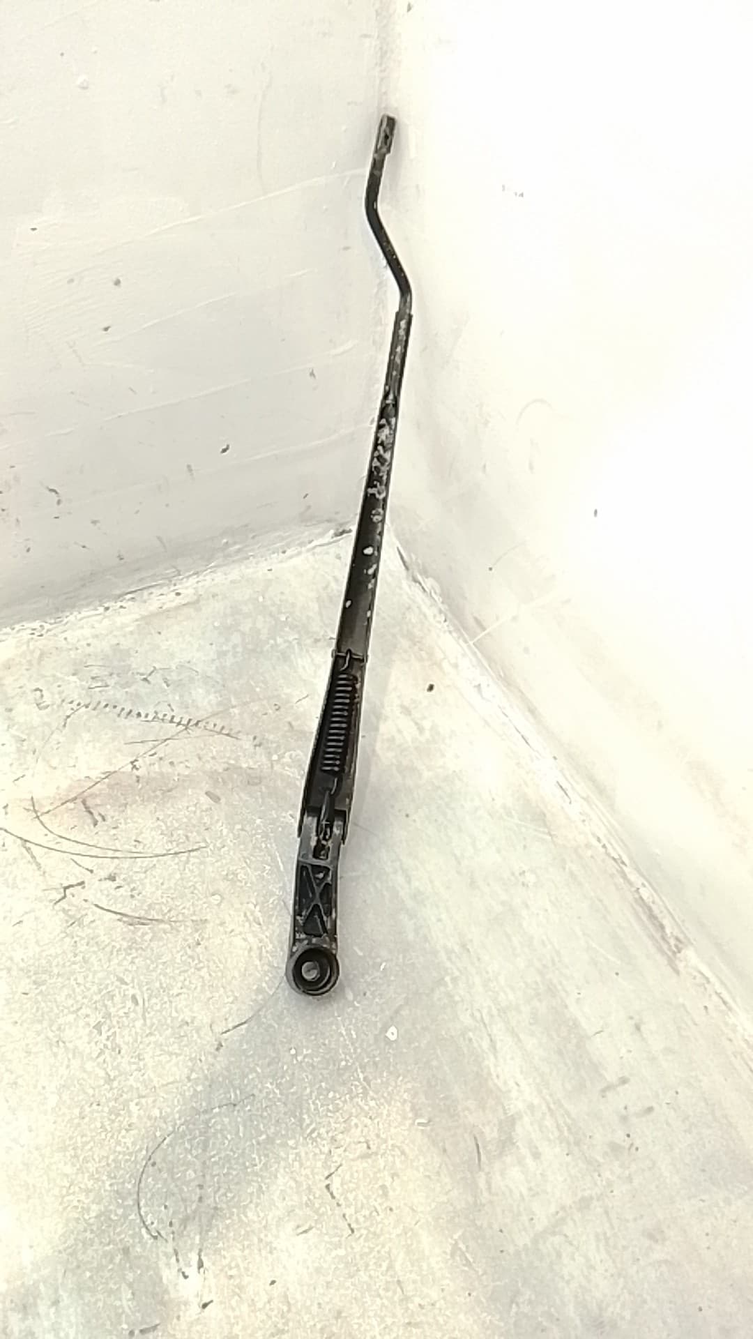 Brazo limpia delantero izquierdo TOYOTA COROLLA VERSO (R1) 2
