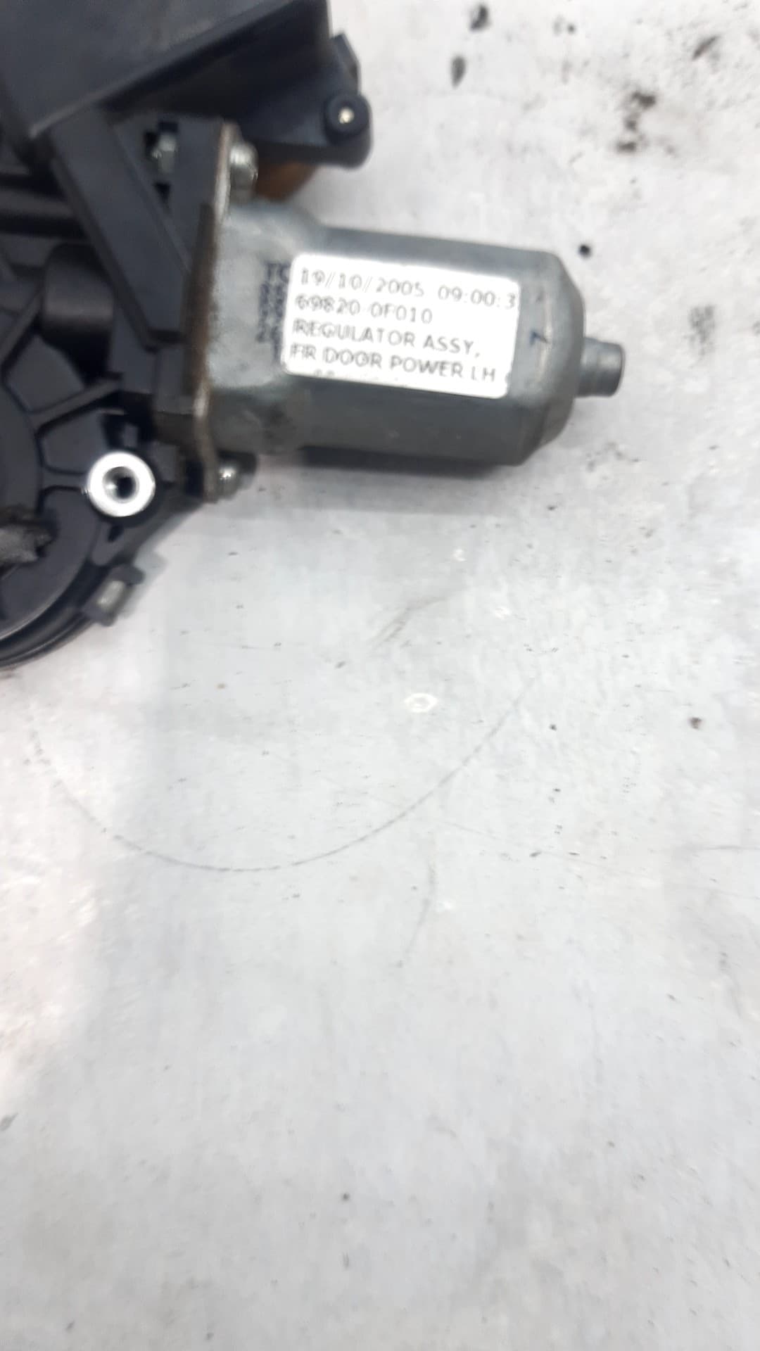 Motor elevalunas delantero izquierdo TOYOTA COROLLA VERSO (R1) 4