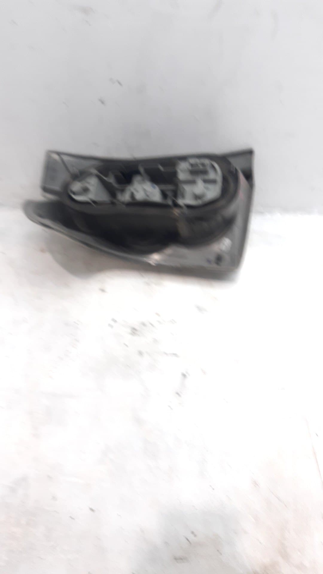 Piloto trasero derecho TOYOTA COROLLA VERSO (R1) 3