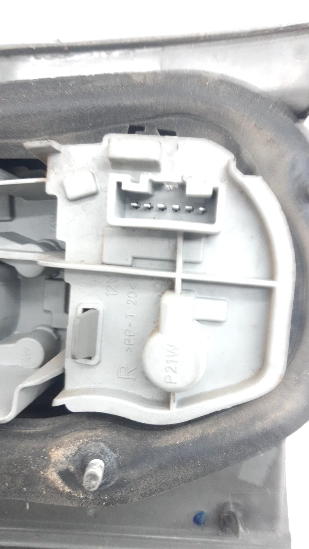 Piloto trasero derecho TOYOTA COROLLA VERSO (R1) 2