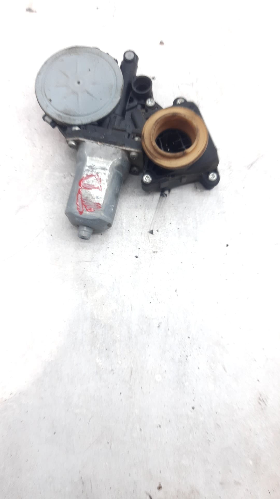 Motor elevalunas trasero derecho TOYOTA COROLLA VERSO (R1)