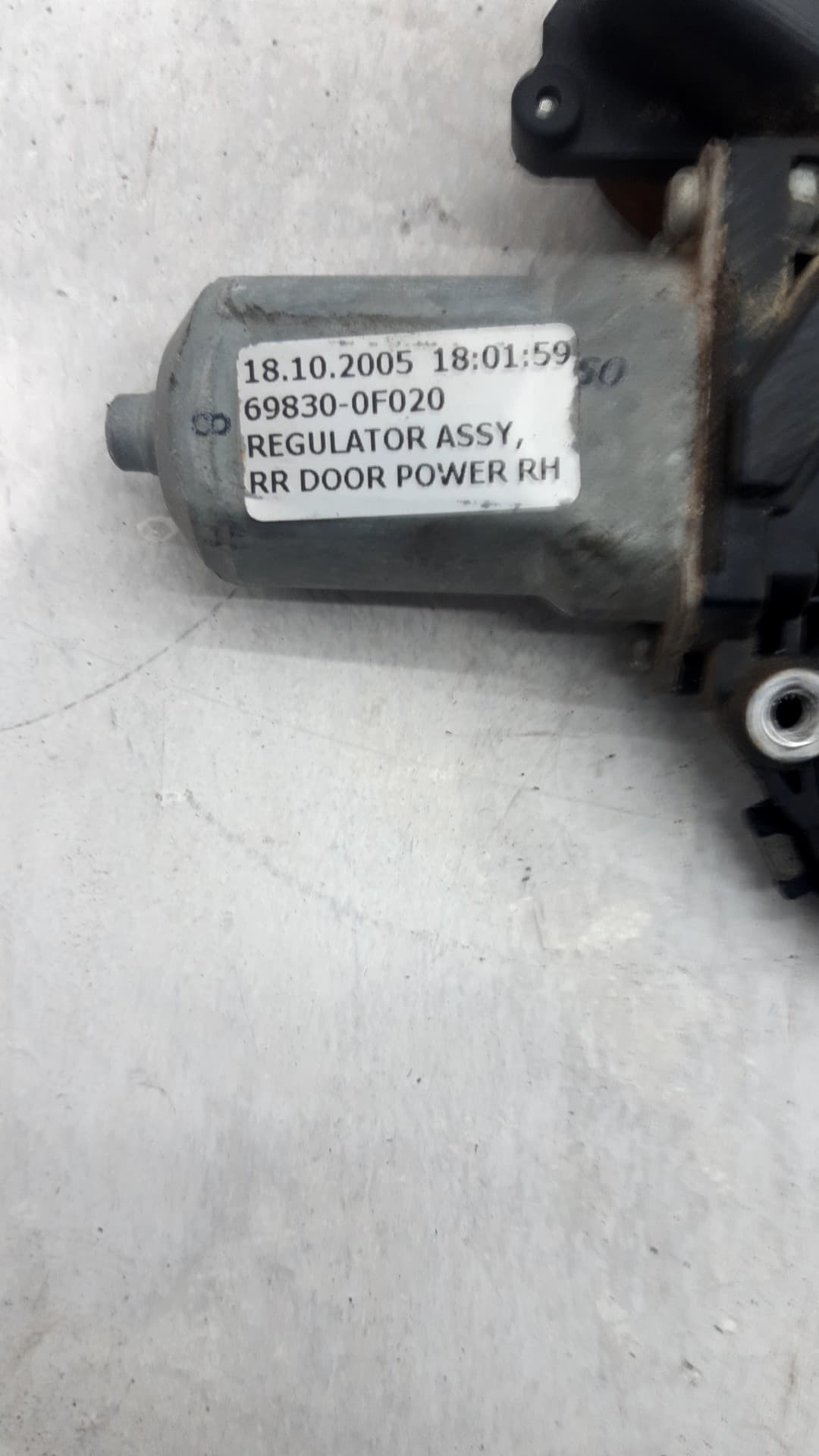 Motor elevalunas trasero derecho TOYOTA COROLLA VERSO (R1) 2