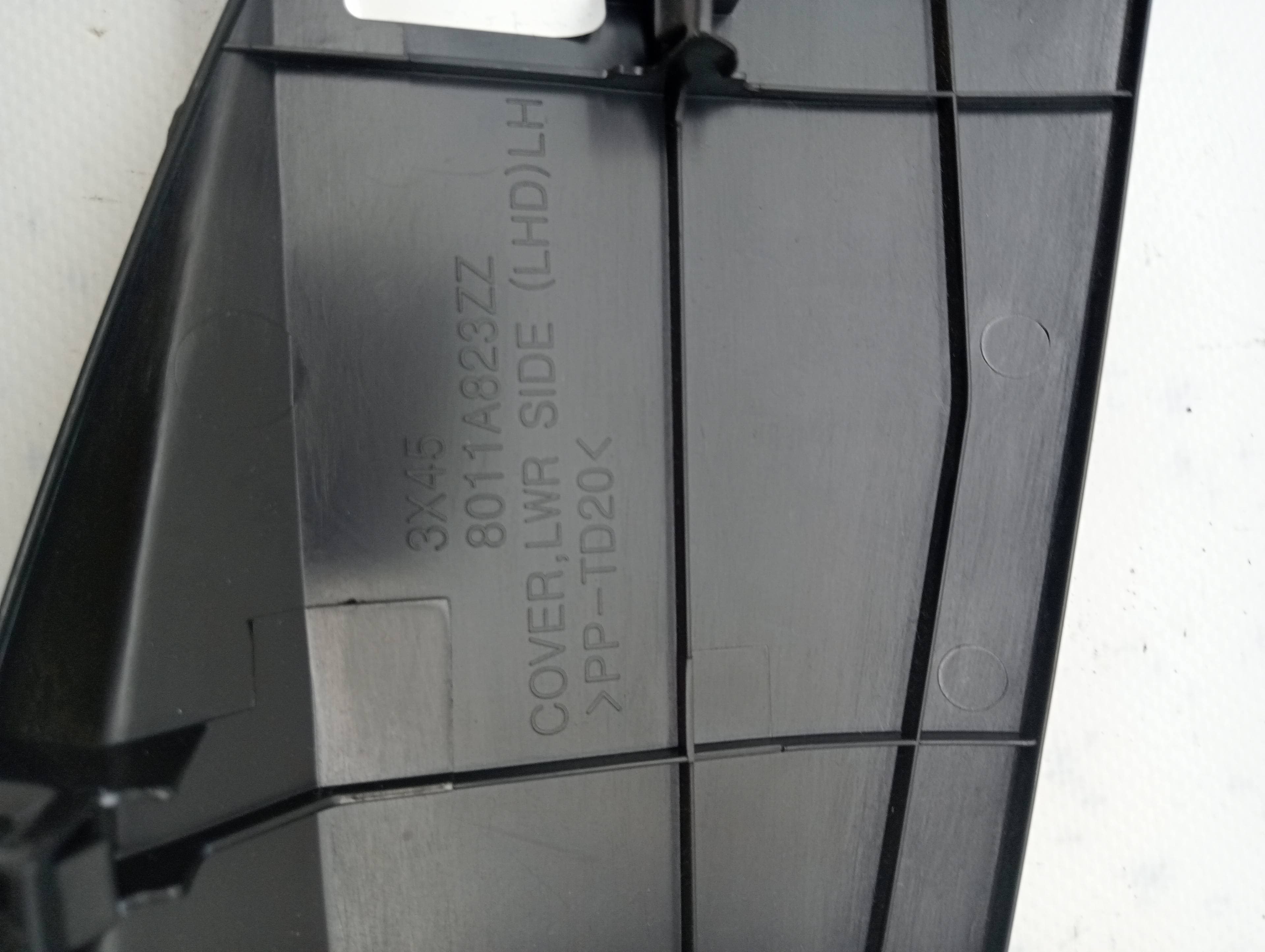 Plastico MITSUBISHI ASX 2