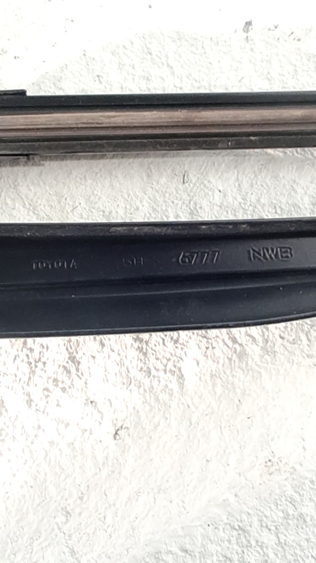 Brazo limpia delantero izquierdo LEXUS RX300 (MCU15) 2