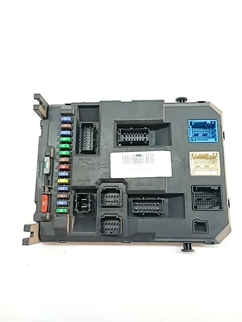 Caja reles / fusibles CITROEN C3 PICASSO 3