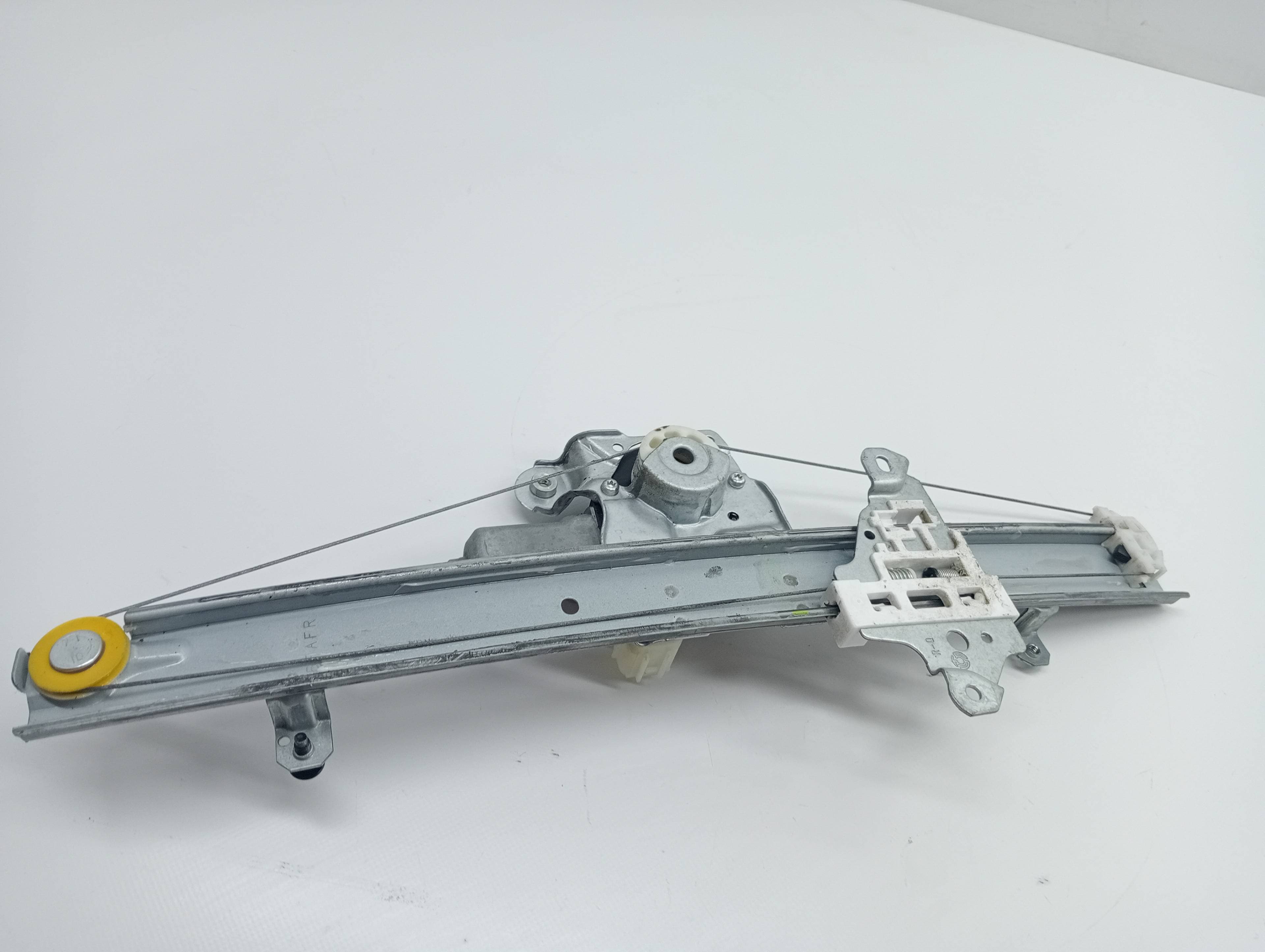 Elevalunas delantero derecho NISSAN MICRA K14 2