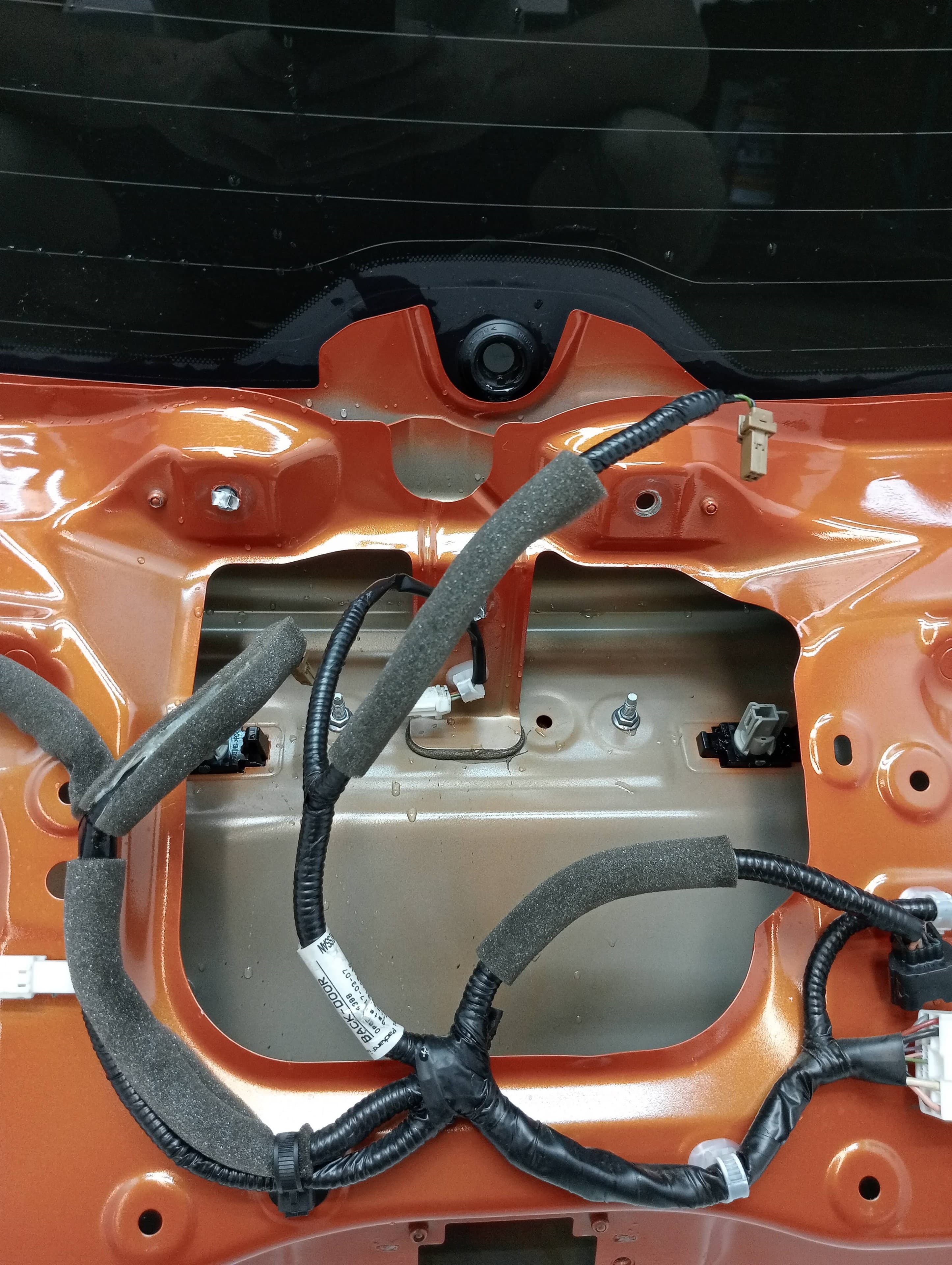 Porton trasero NISSAN MICRA K14 2