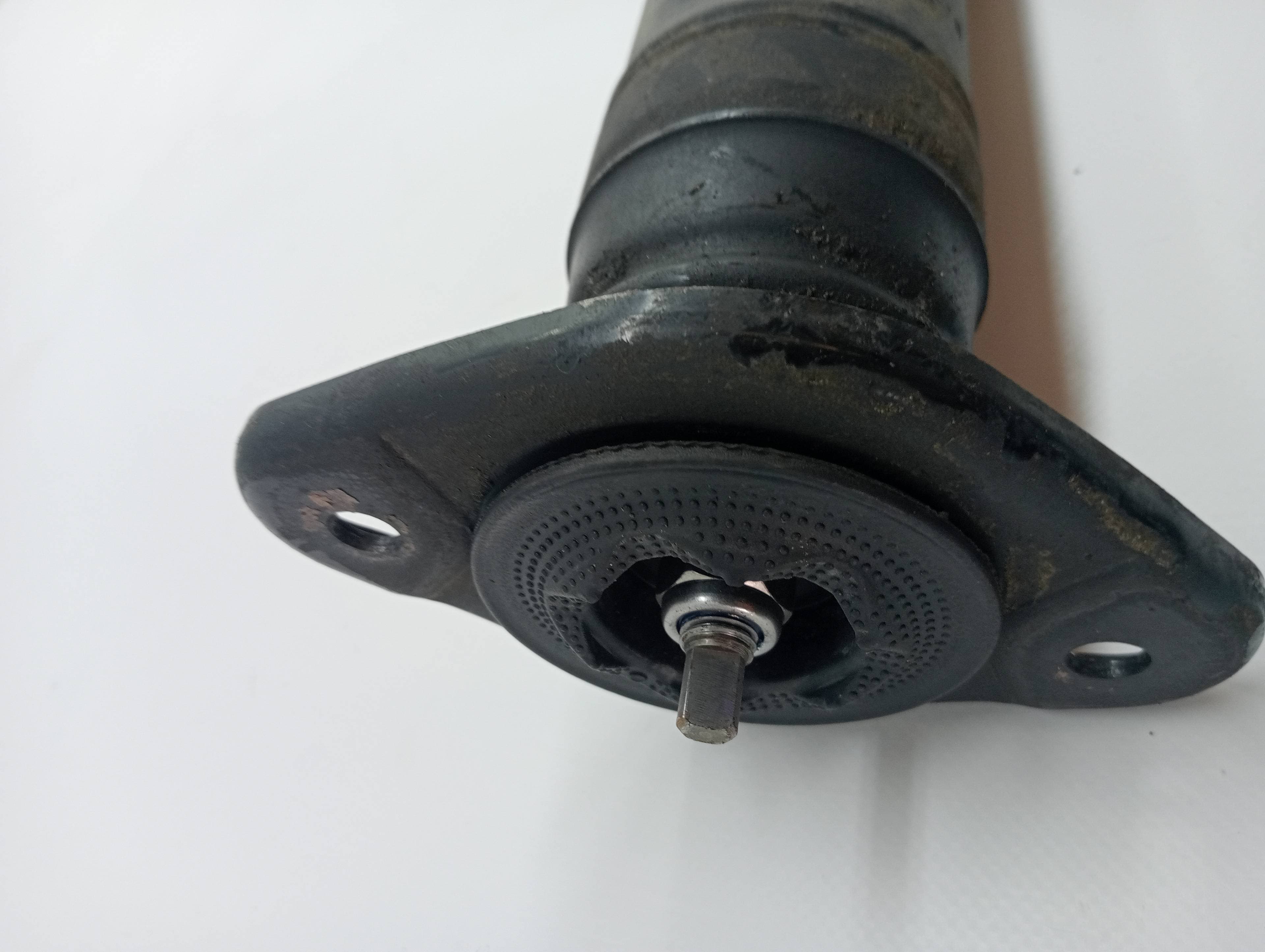 Amortiguador trasero izquierdo NISSAN MICRA K14 2