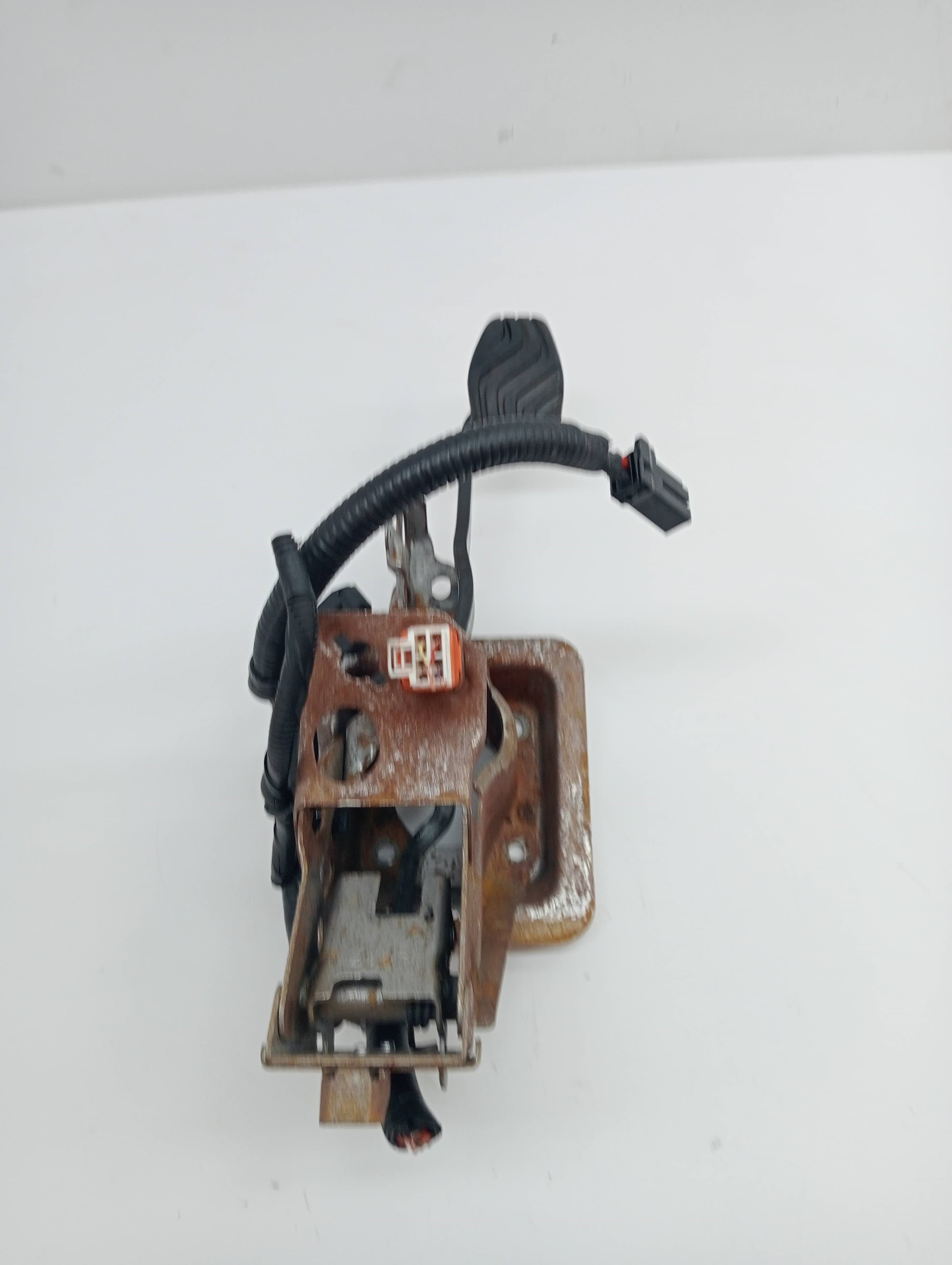 Pedal freno NISSAN MICRA K14 3