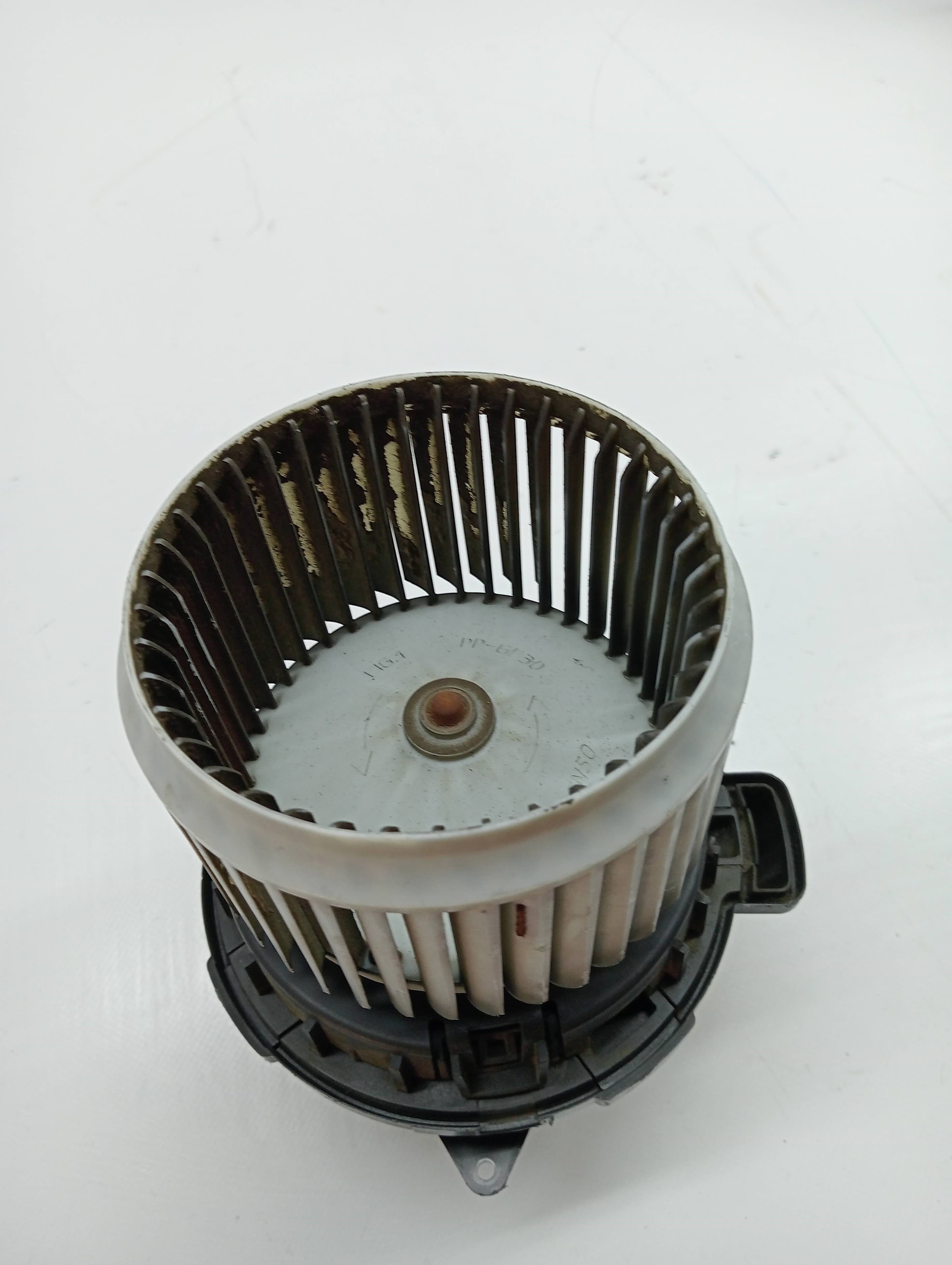 Motor calefaccion NISSAN MICRA K14