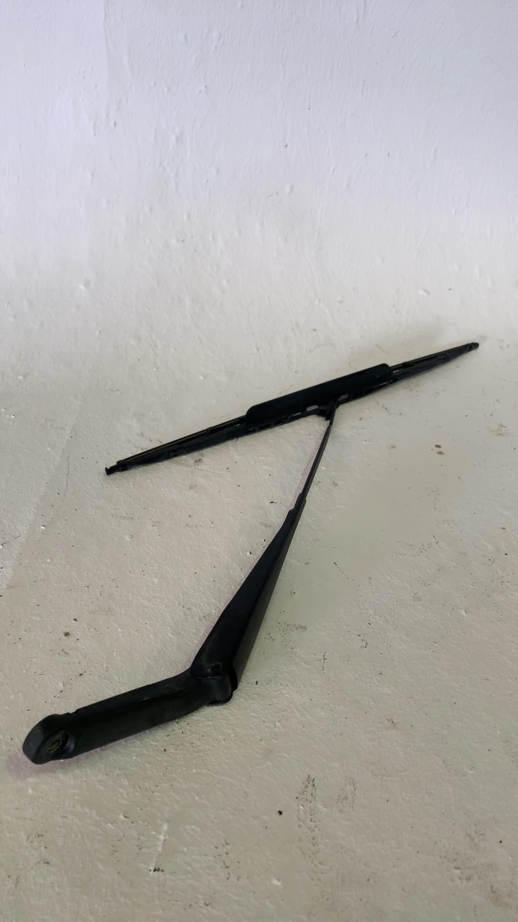 Brazo limpia delantero derecho FORD MONDEO III TURNIER (BWY)