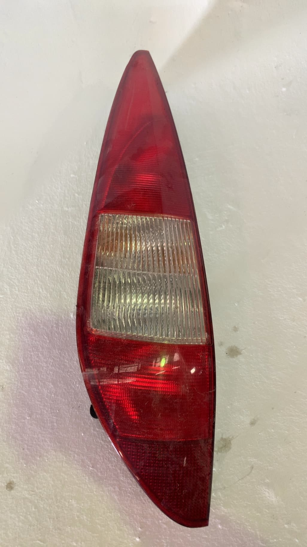 Piloto trasero izquierdo FORD MONDEO III TURNIER (BWY)