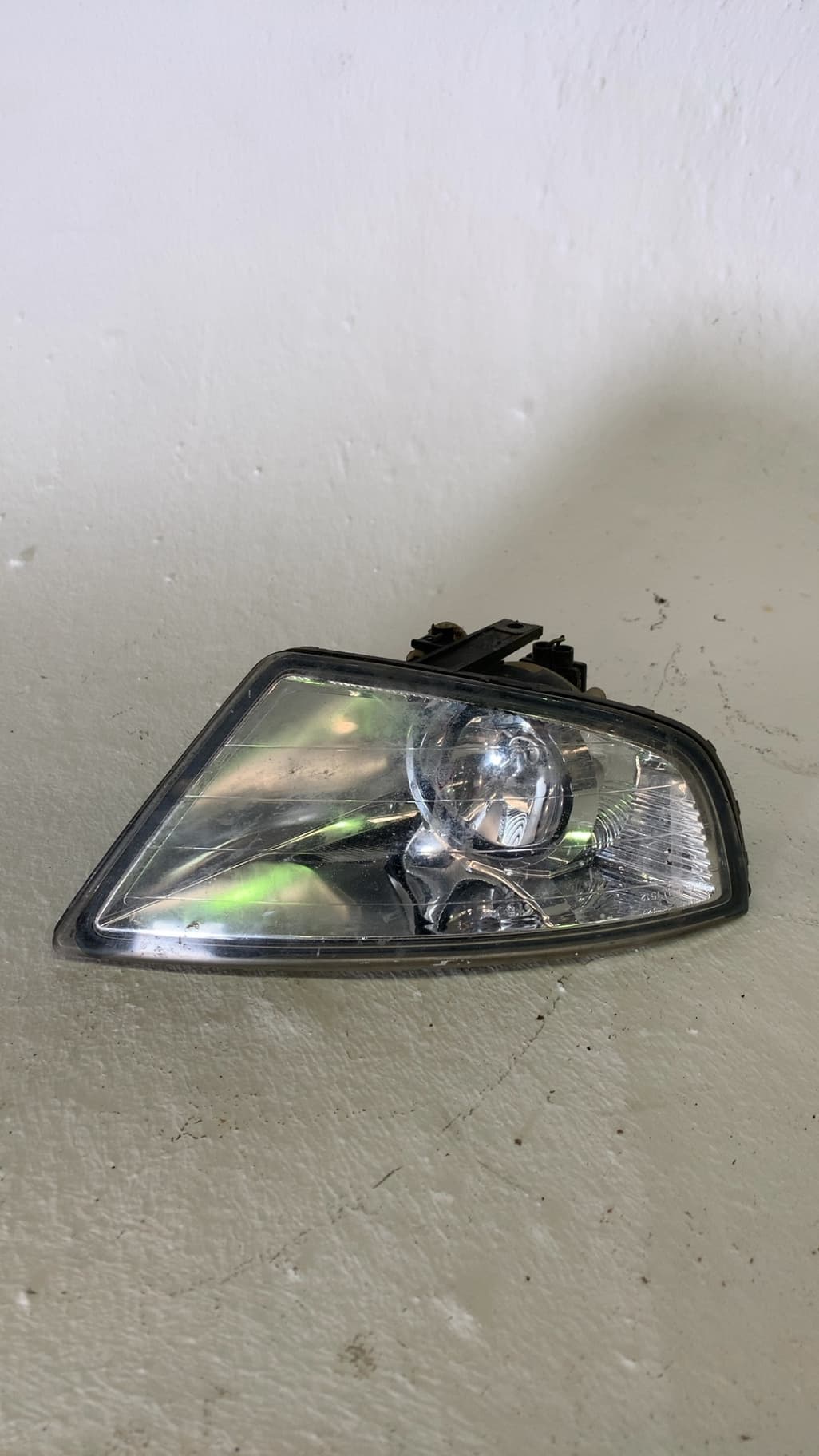 Faro antiniebla izquierdo FORD MONDEO III TURNIER (BWY)