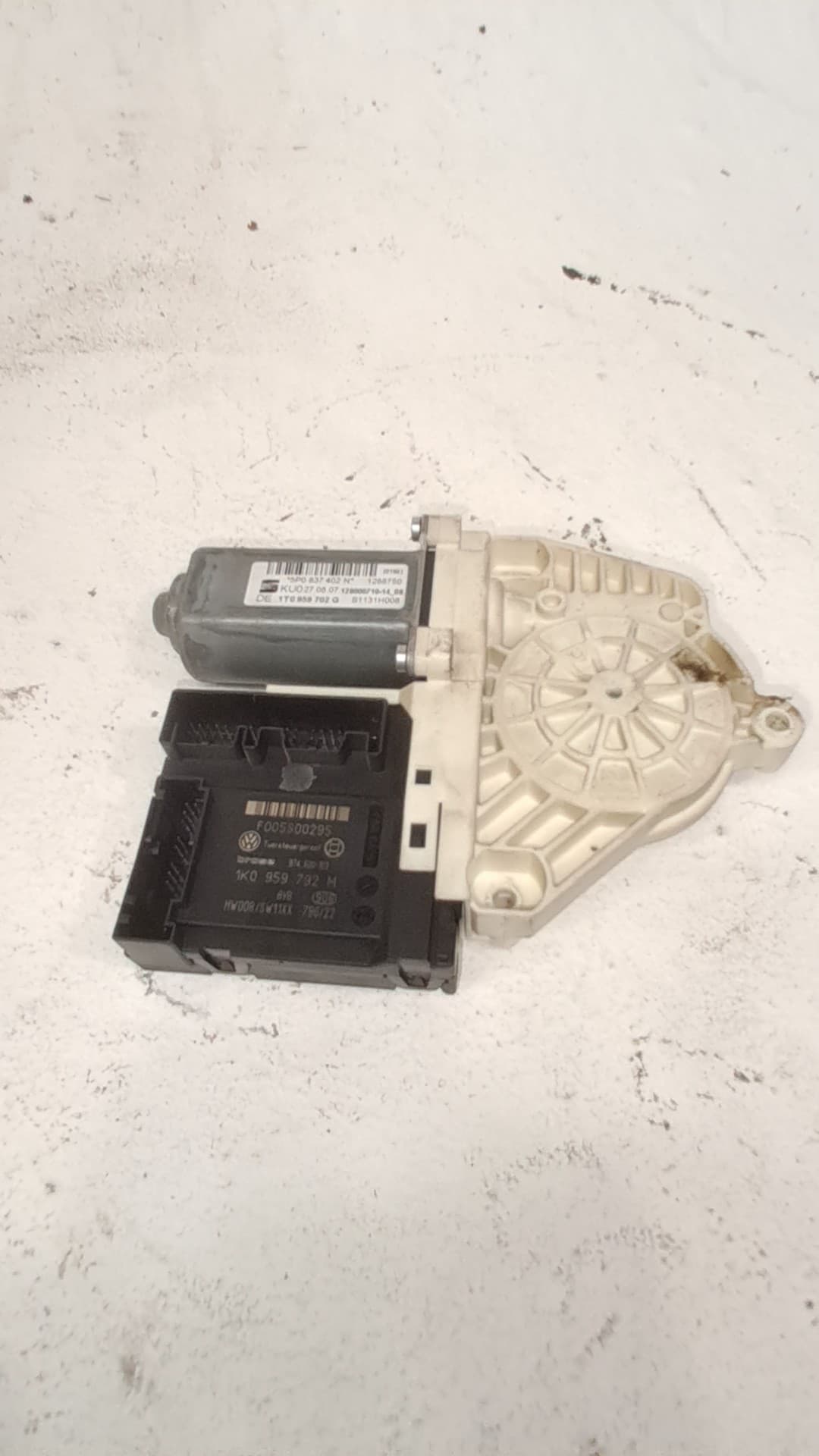 Motor elevalunas delantero derecho SEAT TOLEDO (5P2) 2