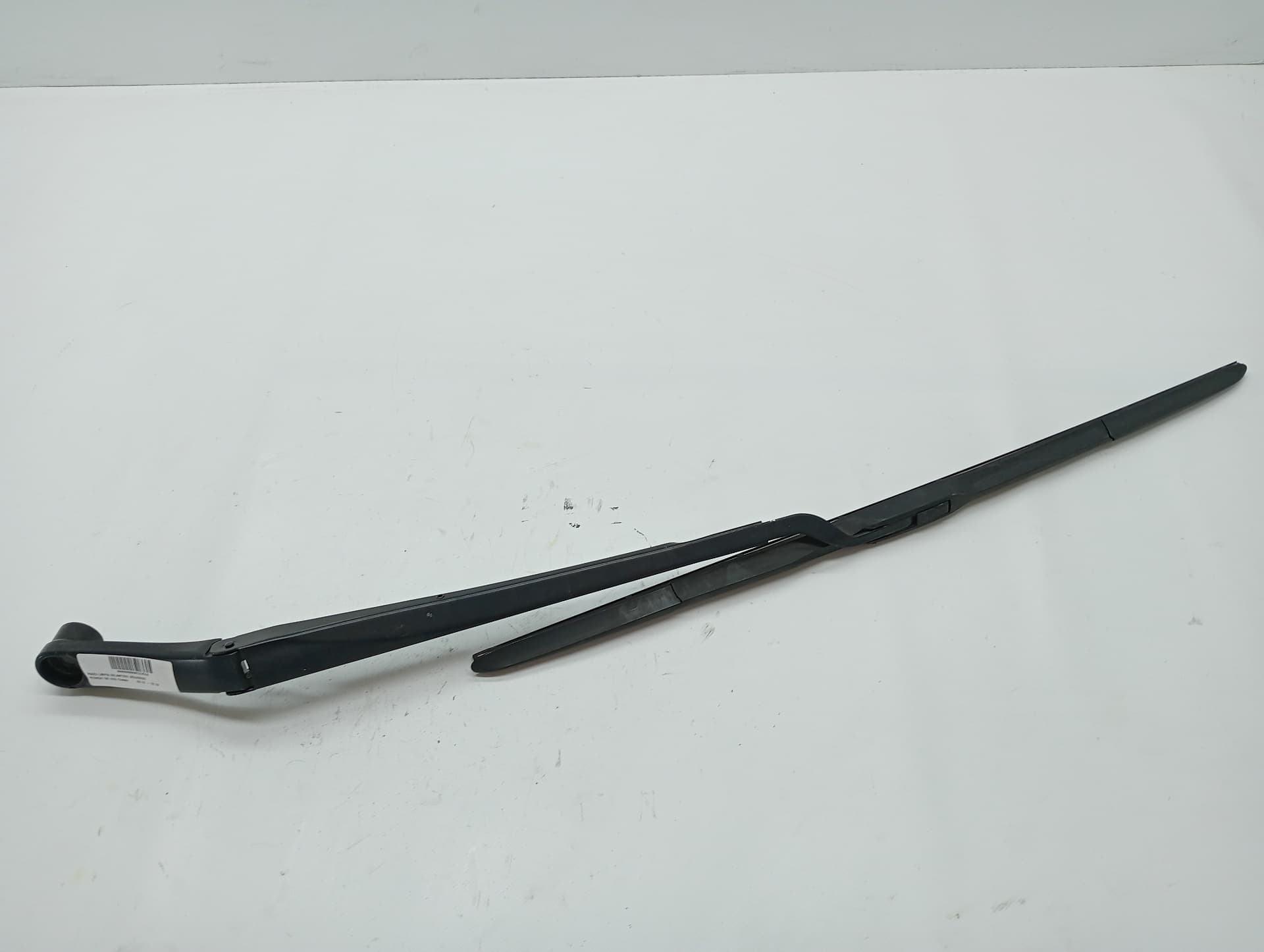 Brazo limpia delantero izquierdo HYUNDAI I30 (GD)
