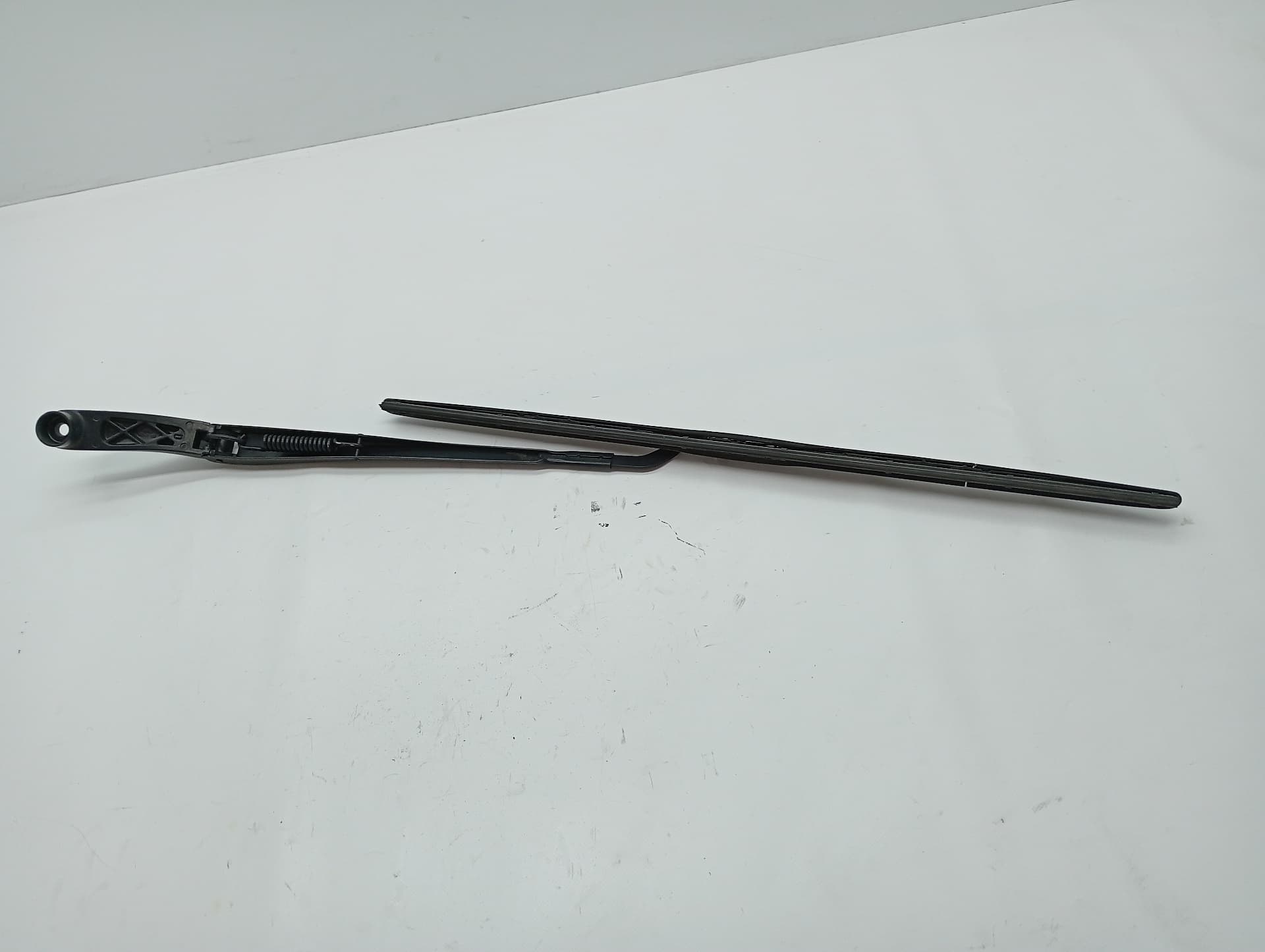 Brazo limpia delantero izquierdo HYUNDAI I30 (GD) 2