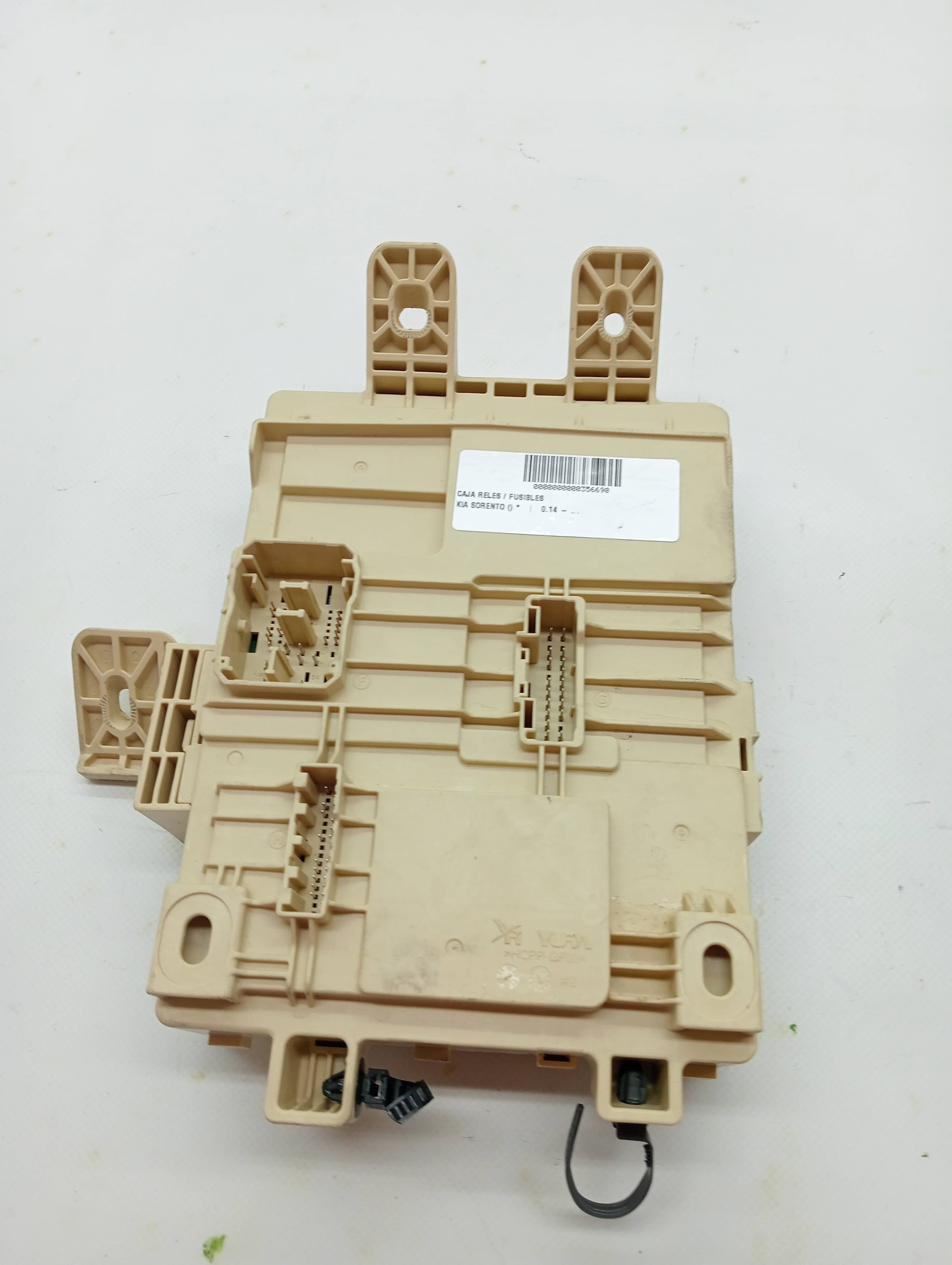 Caja reles / fusibles KIA SORENTO () 3