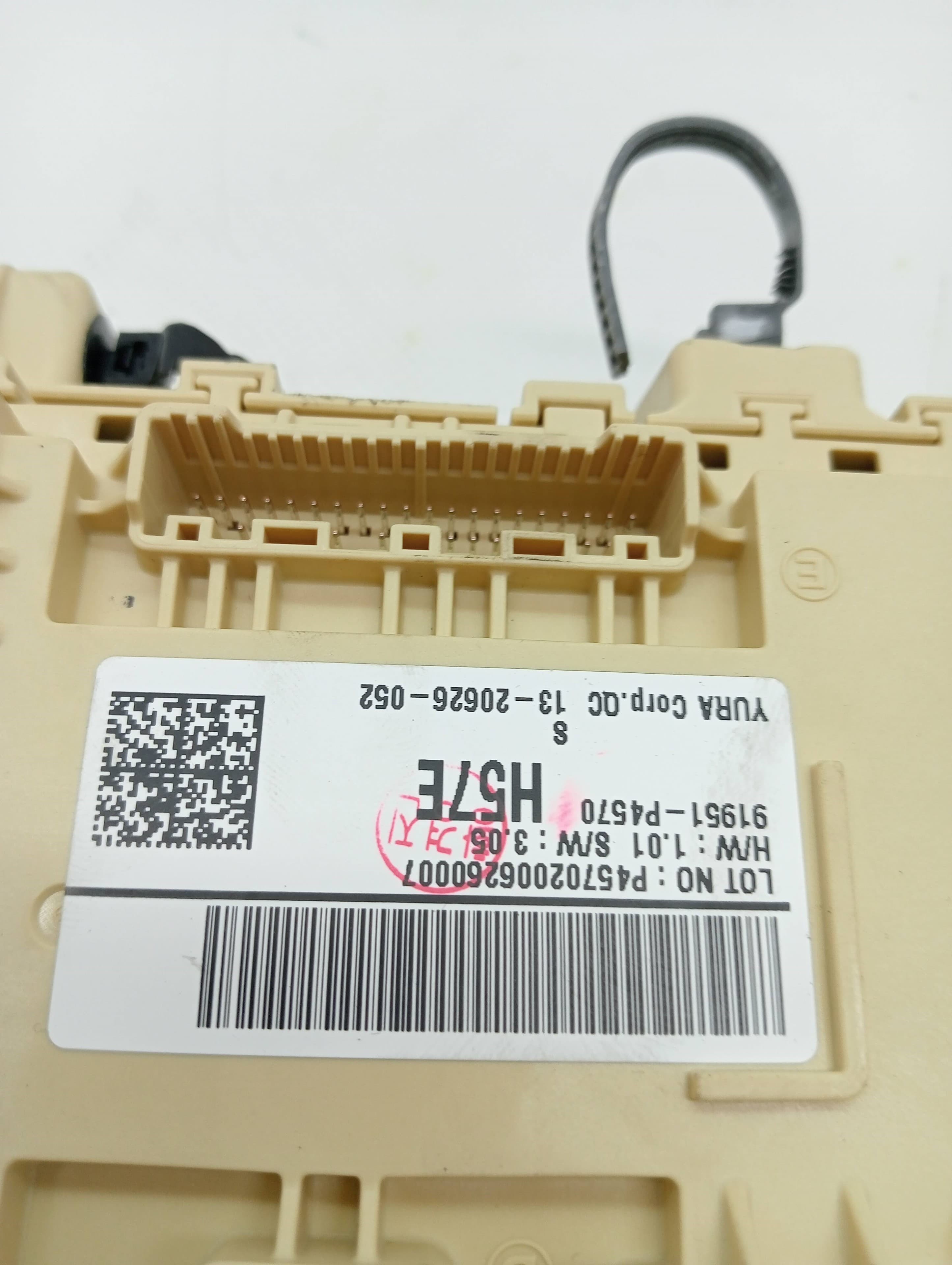 Caja reles / fusibles KIA SORENTO () 2
