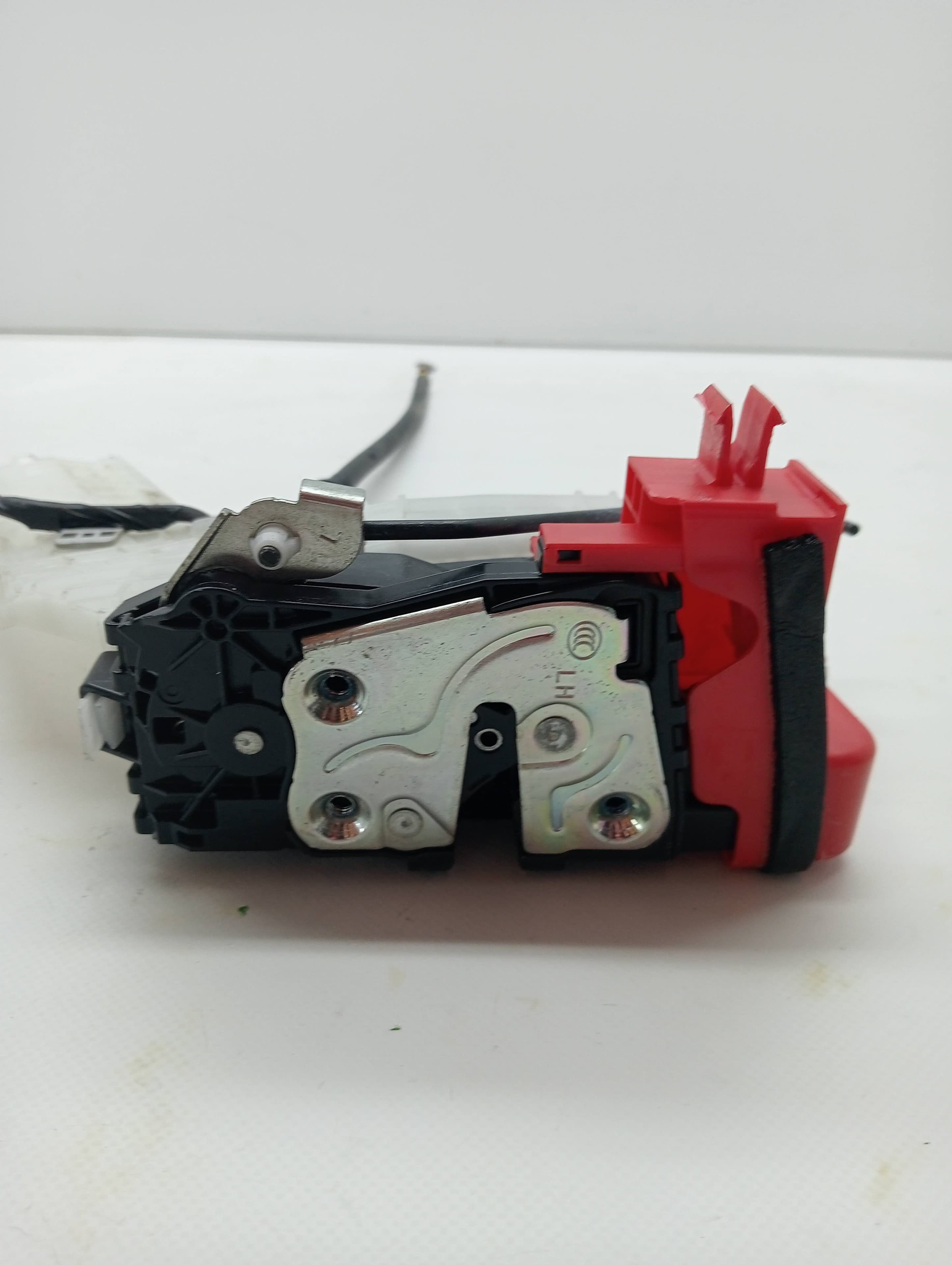Cerradura puerta trasera izquierda KIA SORENTO () 3