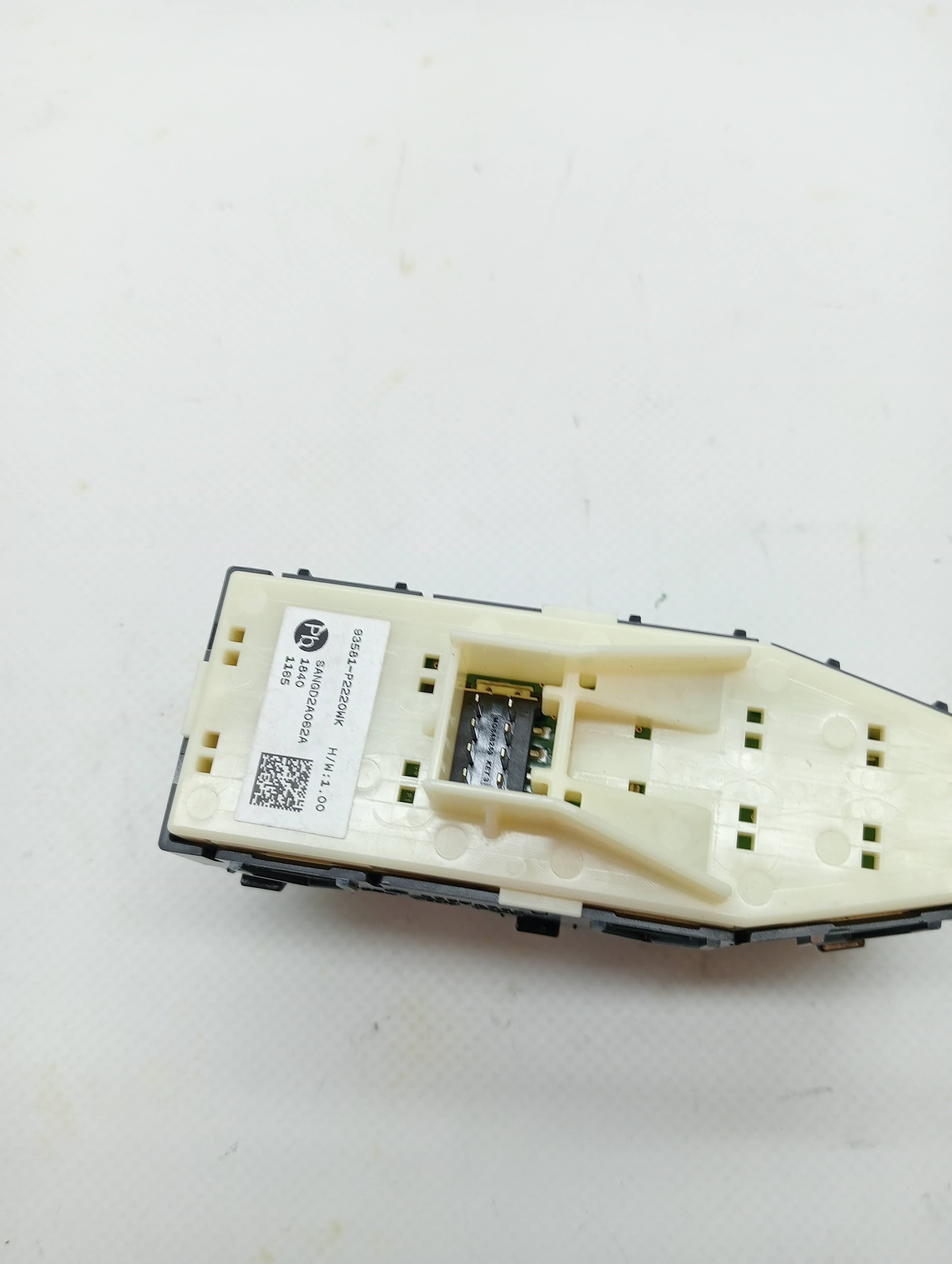 Mando elevalunas delantero derecho KIA SORENTO () 3