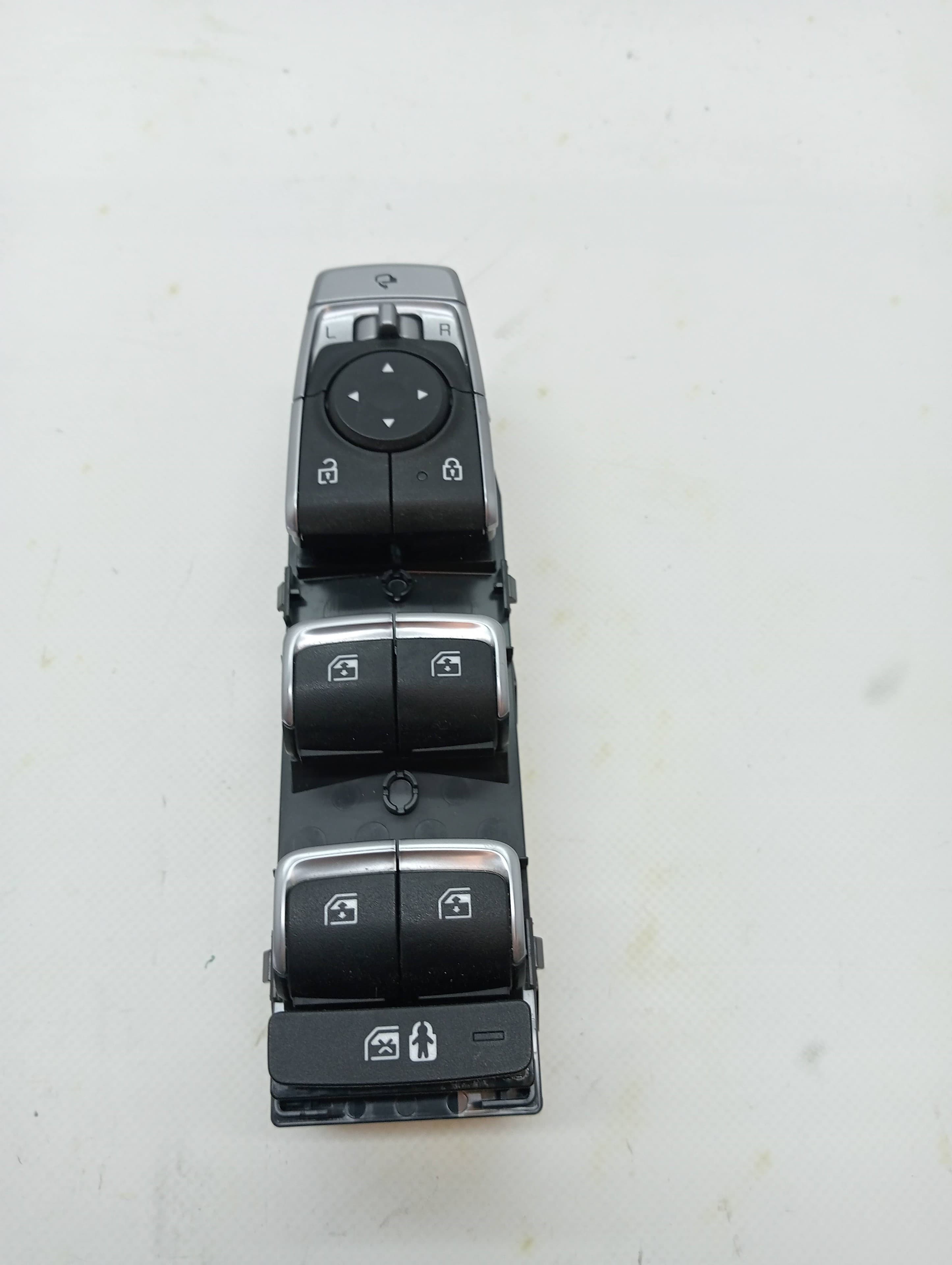 Mando elevalunas delantero izquierdo KIA SORENTO ()