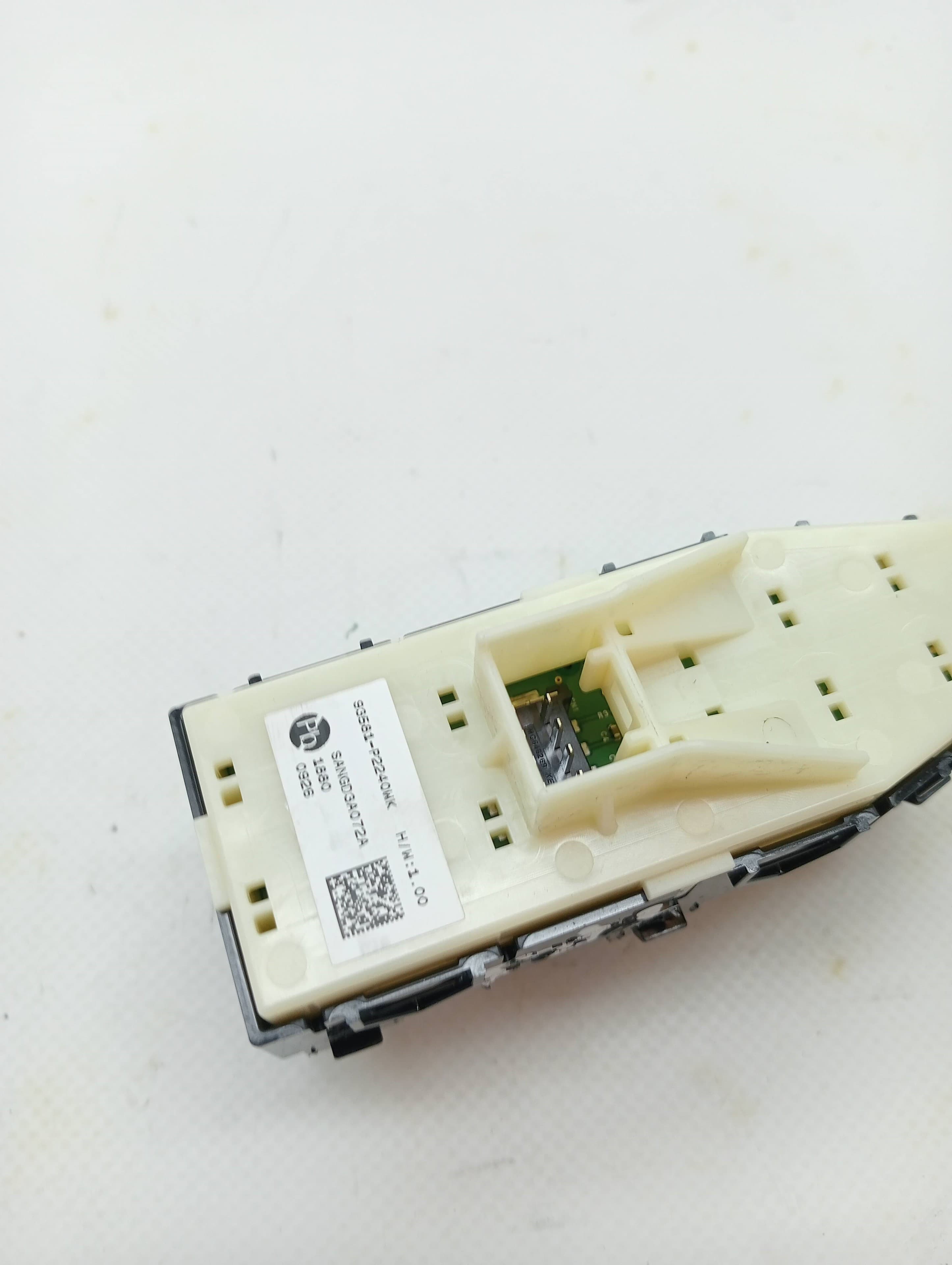 Mando elevalunas trasero izquierdo KIA SORENTO () 2