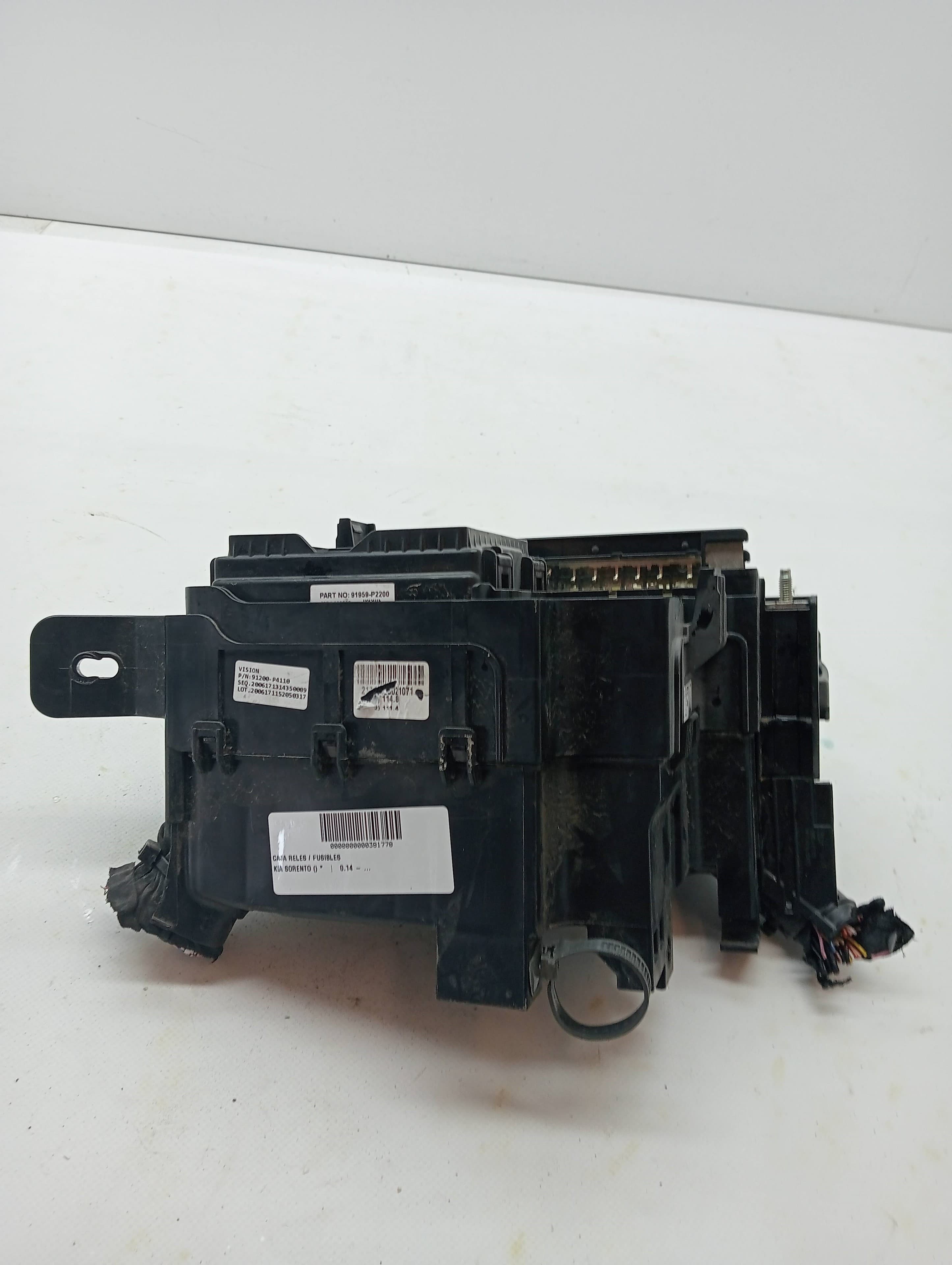 Caja reles / fusibles KIA SORENTO () 3