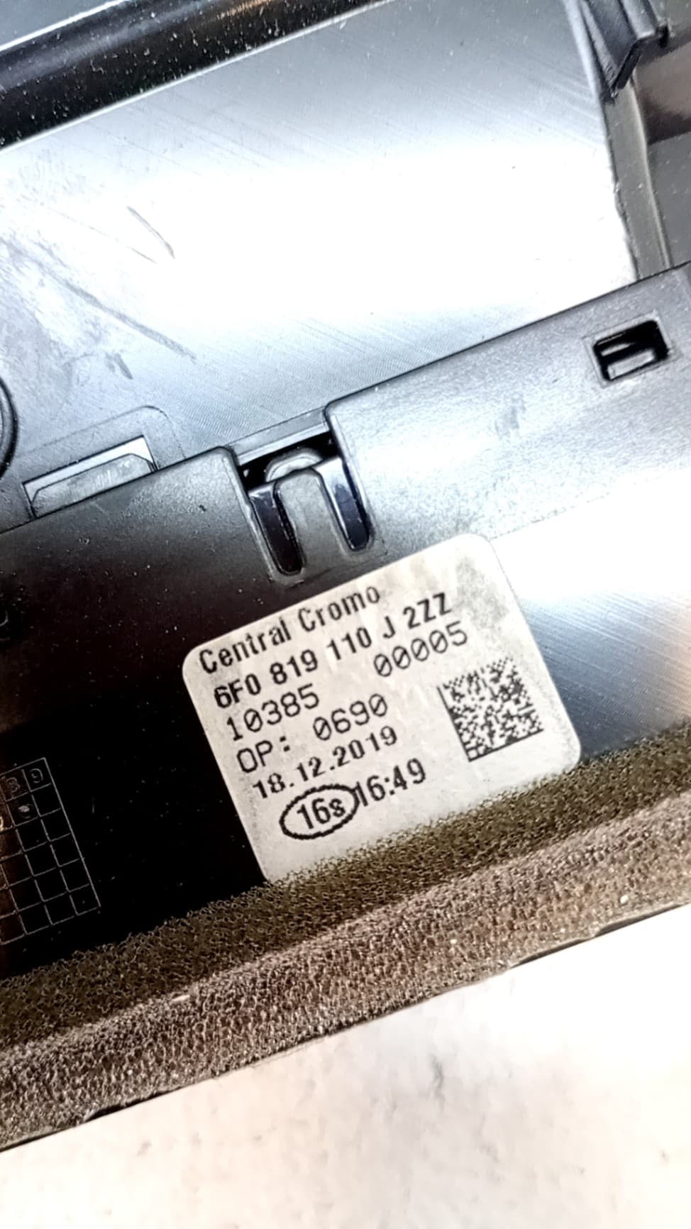 Recambio SEAT ARONA ref. 6F0819110J 2