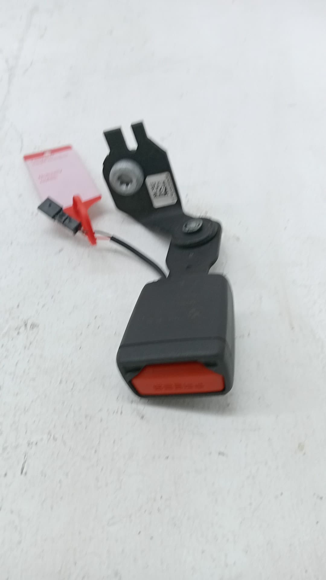 Enganche cinturon trasero derecho BMW SERIE 1 LIM