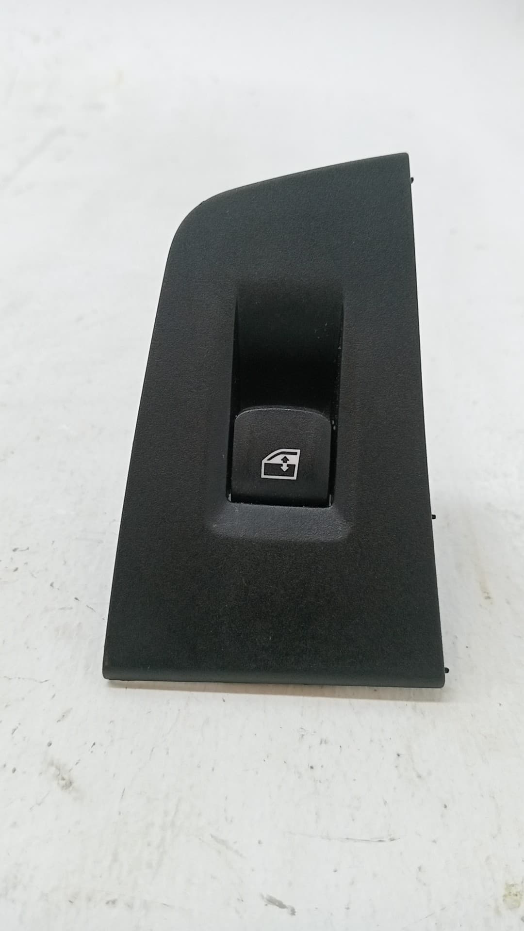 Mando elevalunas delantero derecho BMW SERIE 1 LIM