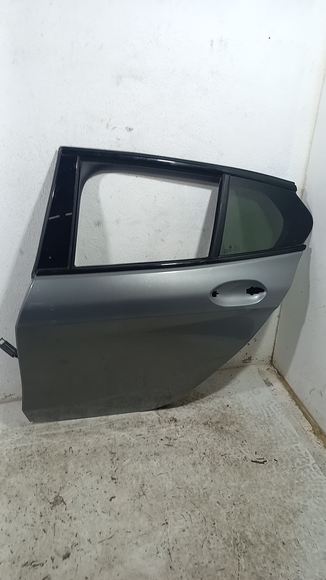 Puerta trasera izquierda BMW SERIE 1 LIM