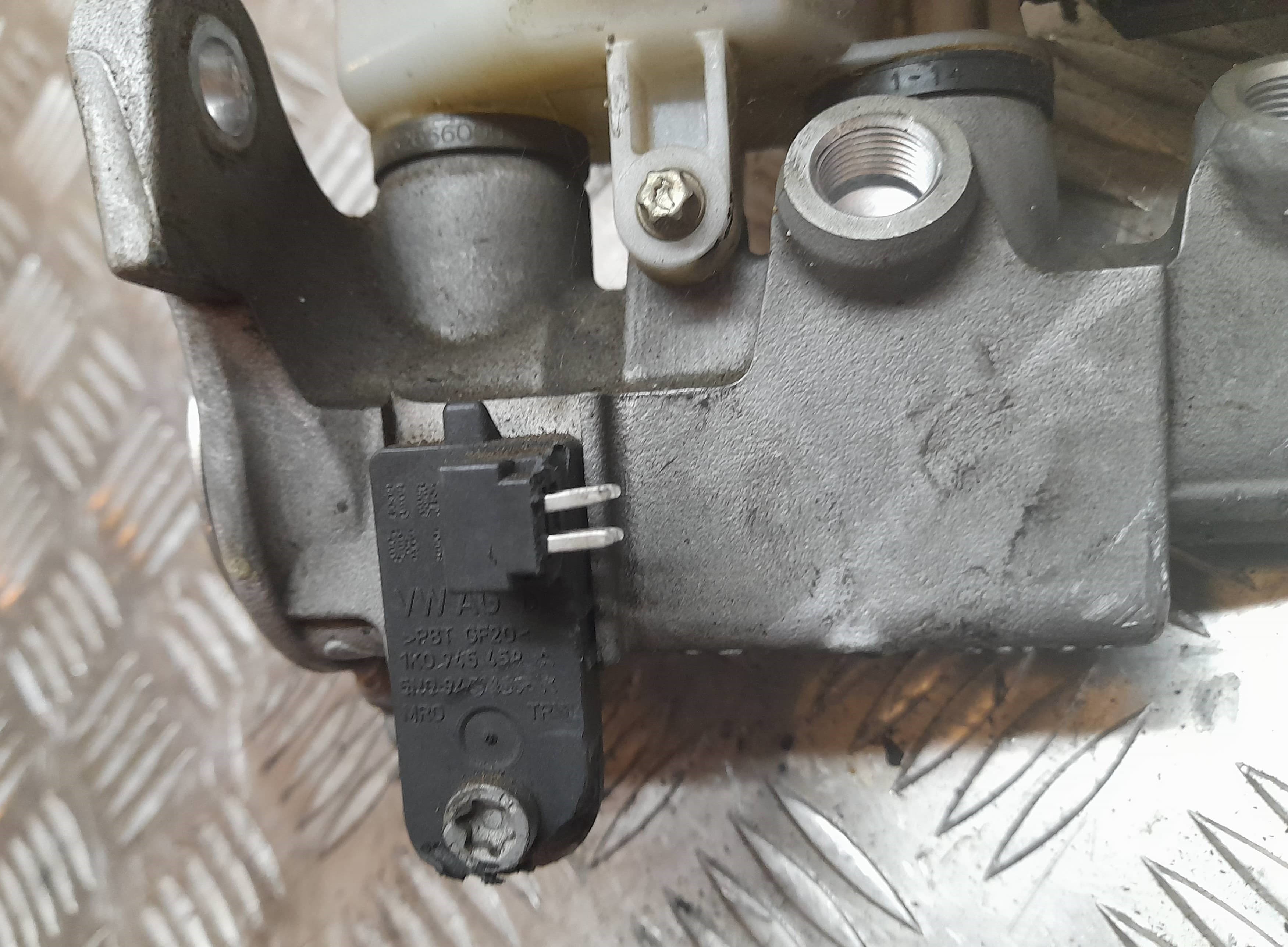 Bomba freno VOLKSWAGEN GOLF VII LIM 4