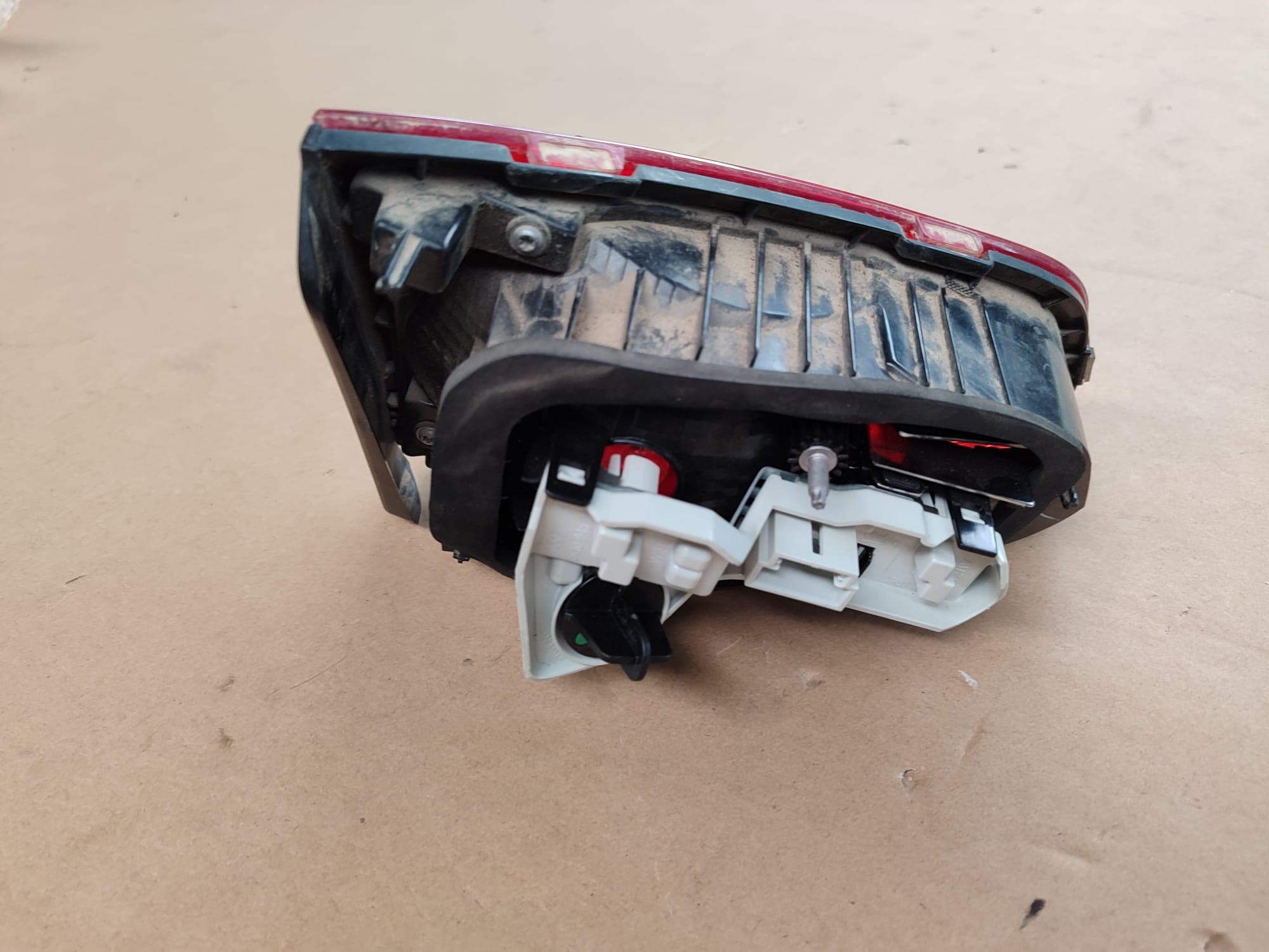 Piloto trasero derecho interior VOLKSWAGEN GOLF VII LIM 2