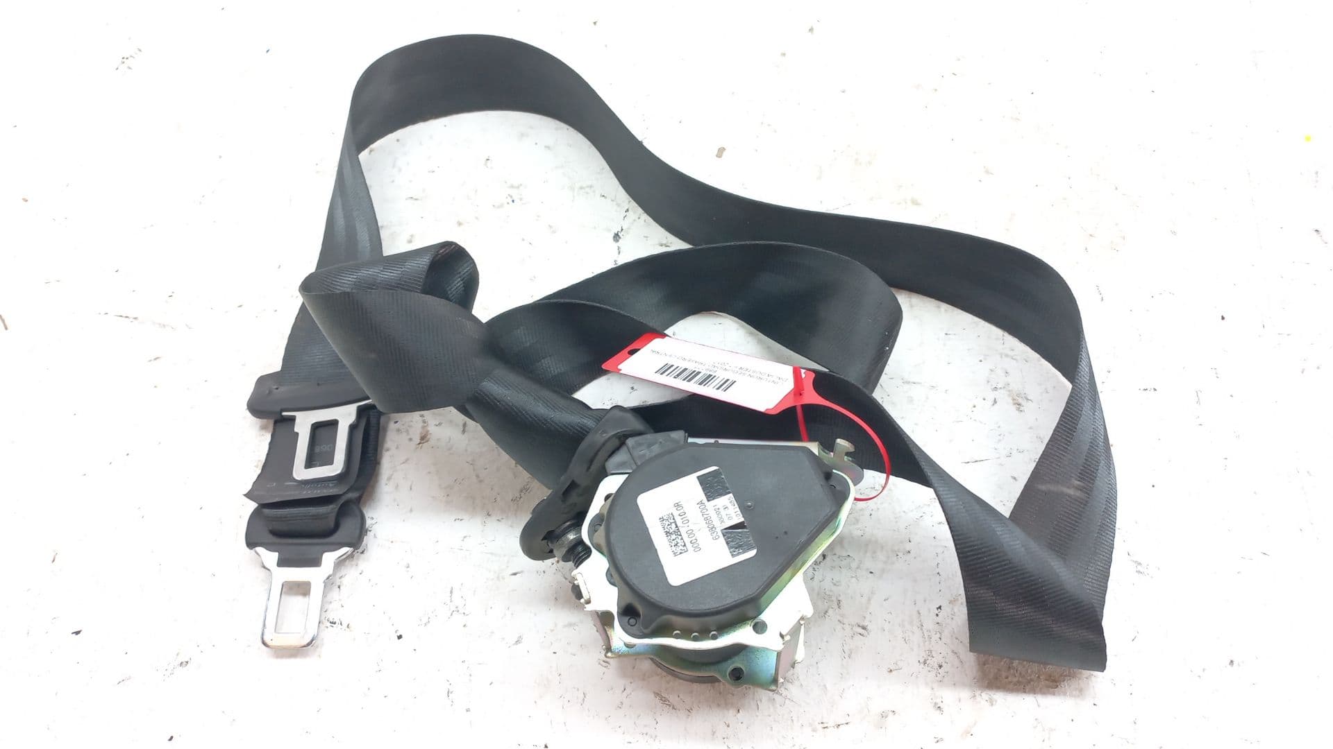 Cinturon seguridad trasero central DACIA DUSTER II 2