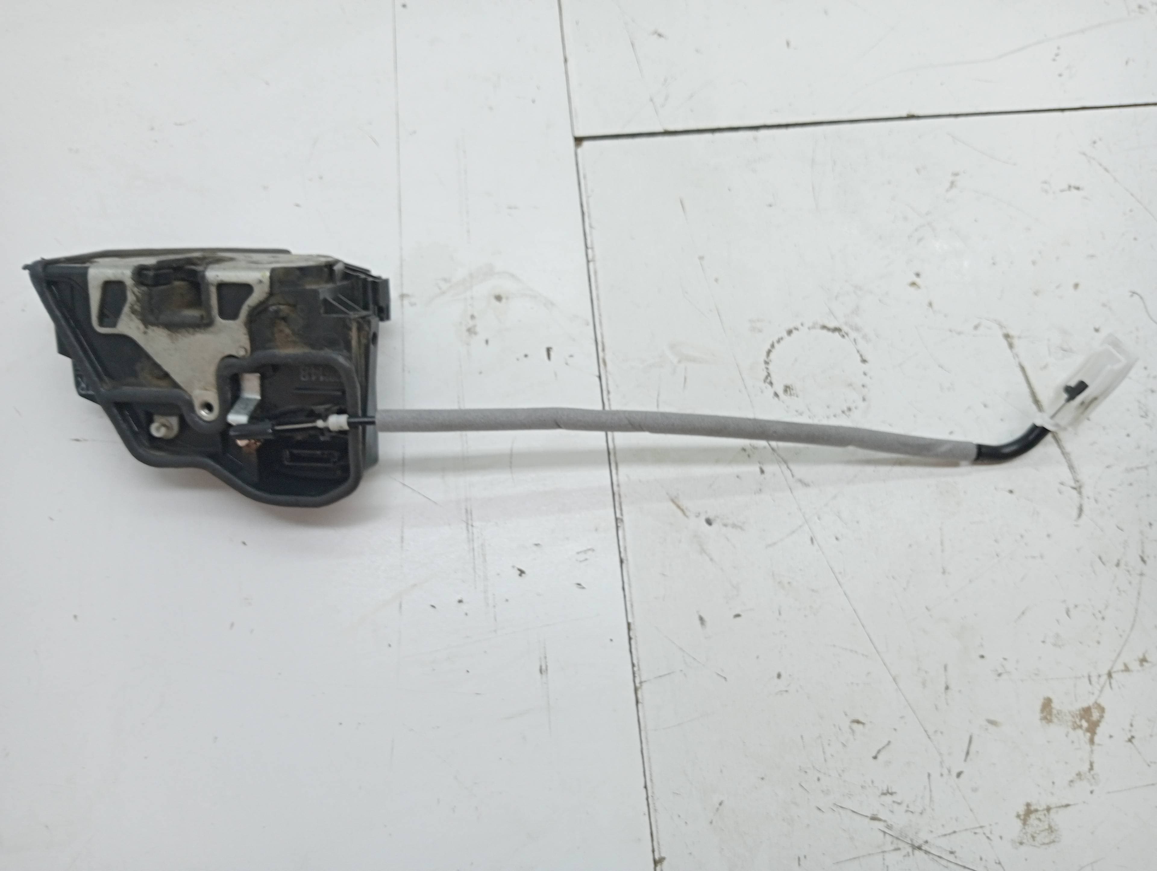 Cerradura puerta trasera derecha BMW SERIE 1 BERLINA (E81/E87) 2