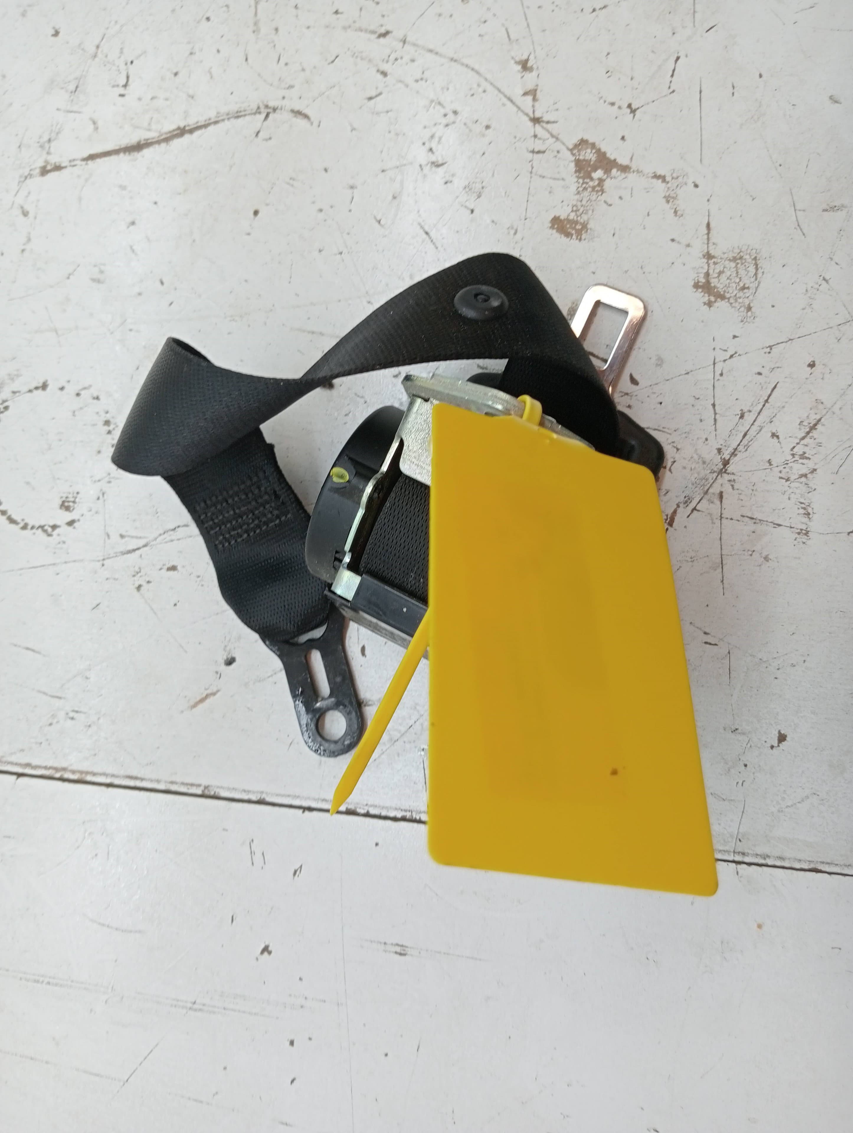 Cinturon seguridad trasero derecho BMW SERIE 1 BERLINA (E81/E87) 2