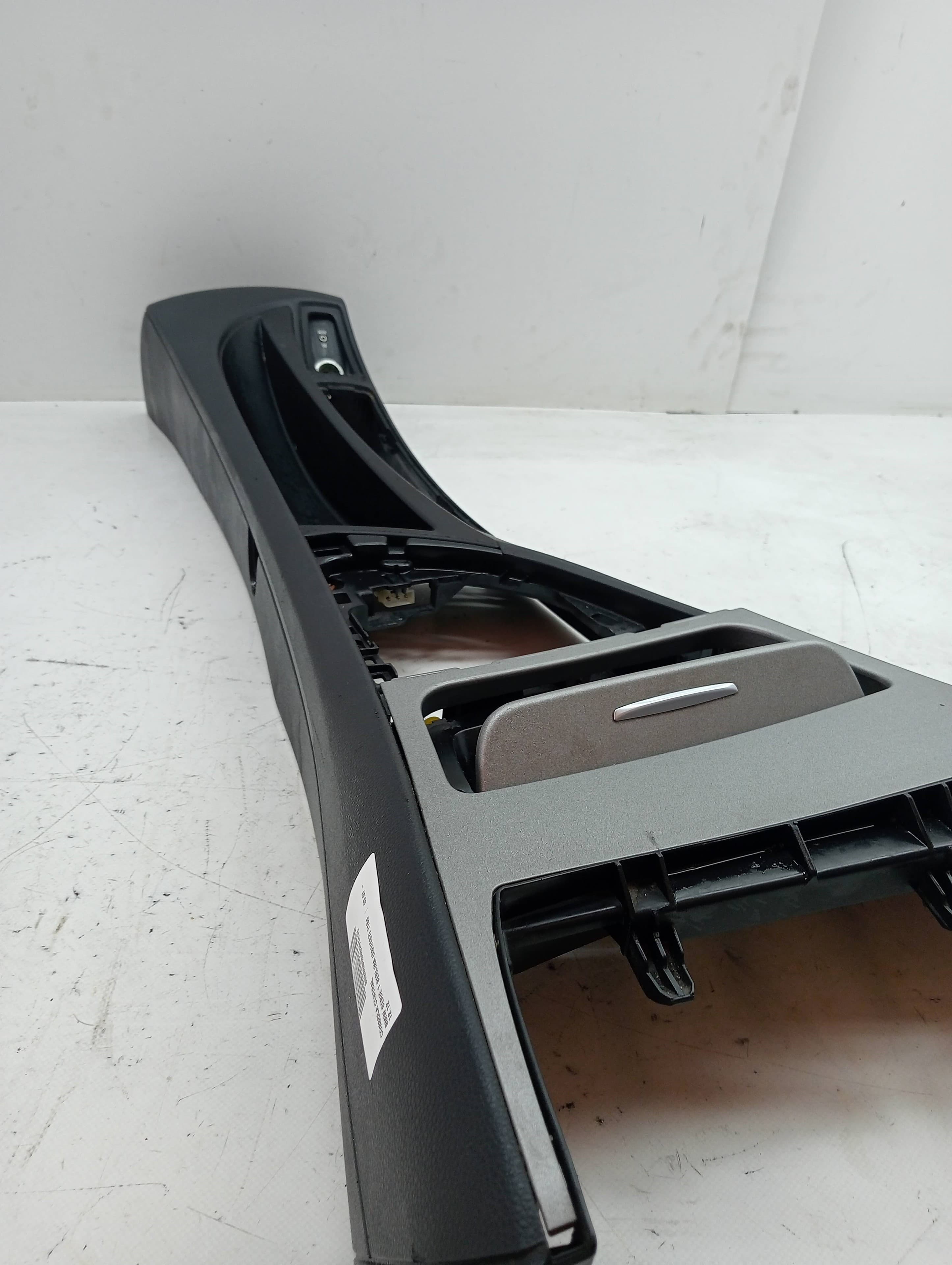 Consola central BMW SERIE 1 BERLINA (E81/E87) 3
