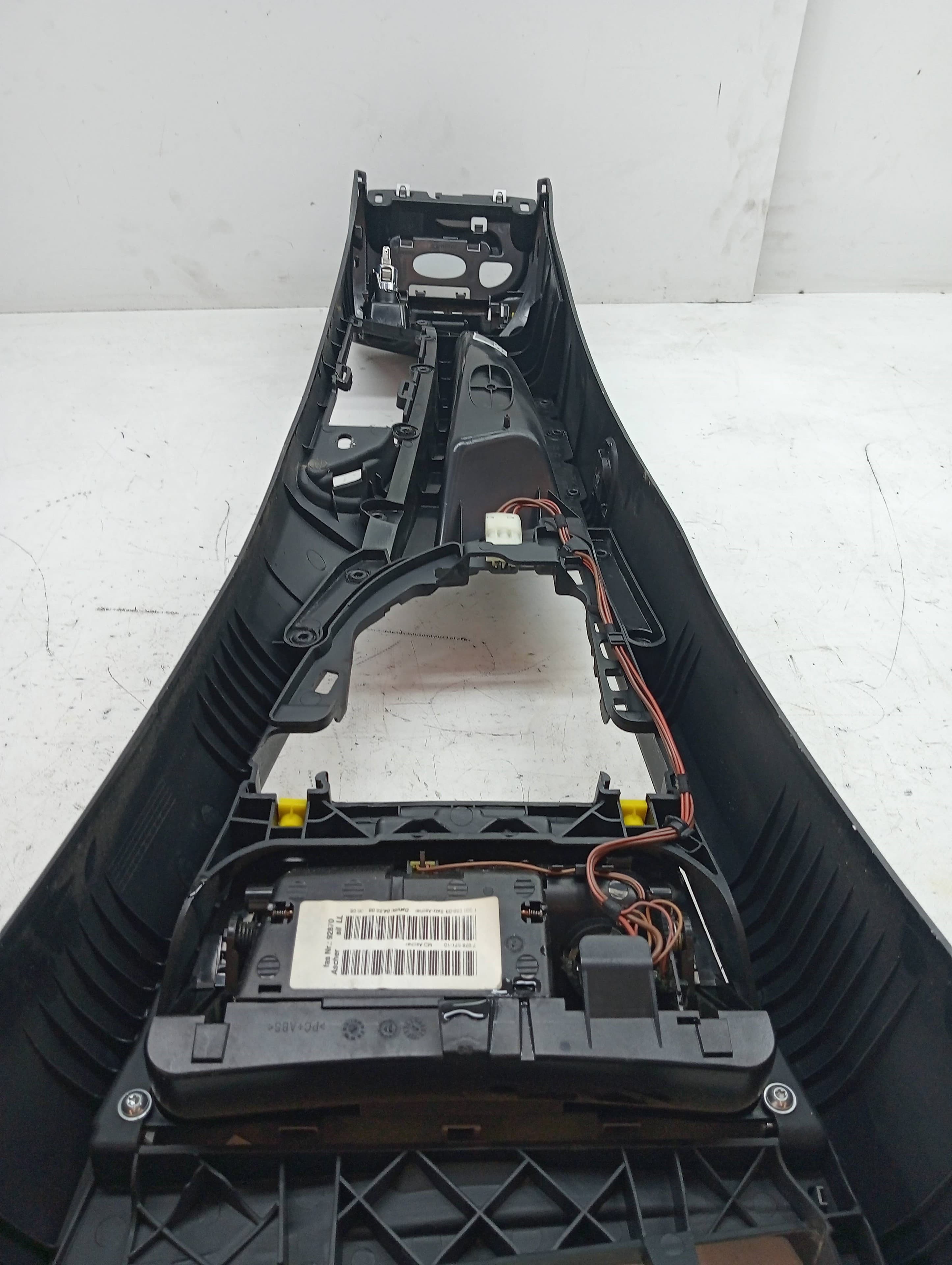 Consola central BMW SERIE 1 BERLINA (E81/E87) 2