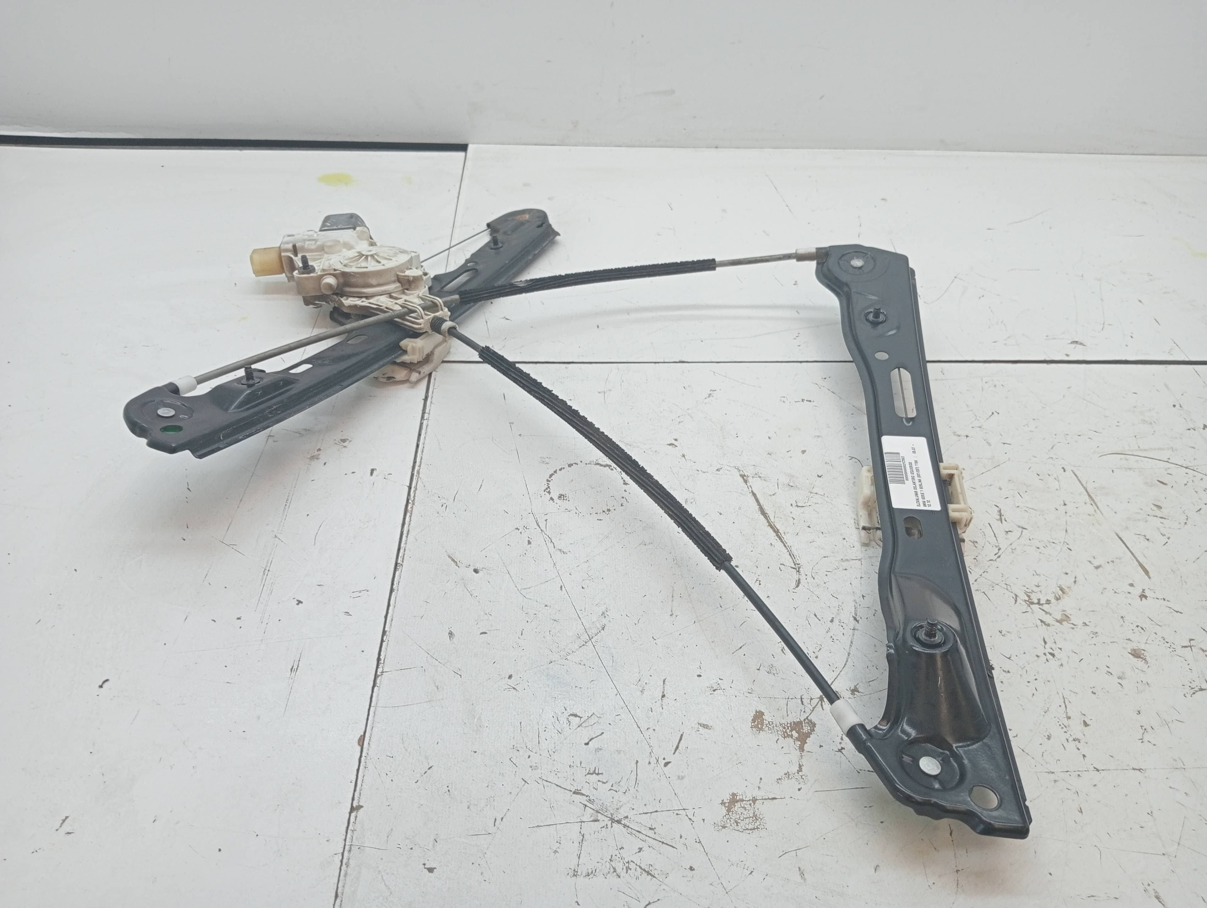 Elevalunas delantero izquierdo BMW SERIE 1 BERLINA (E81/E87)