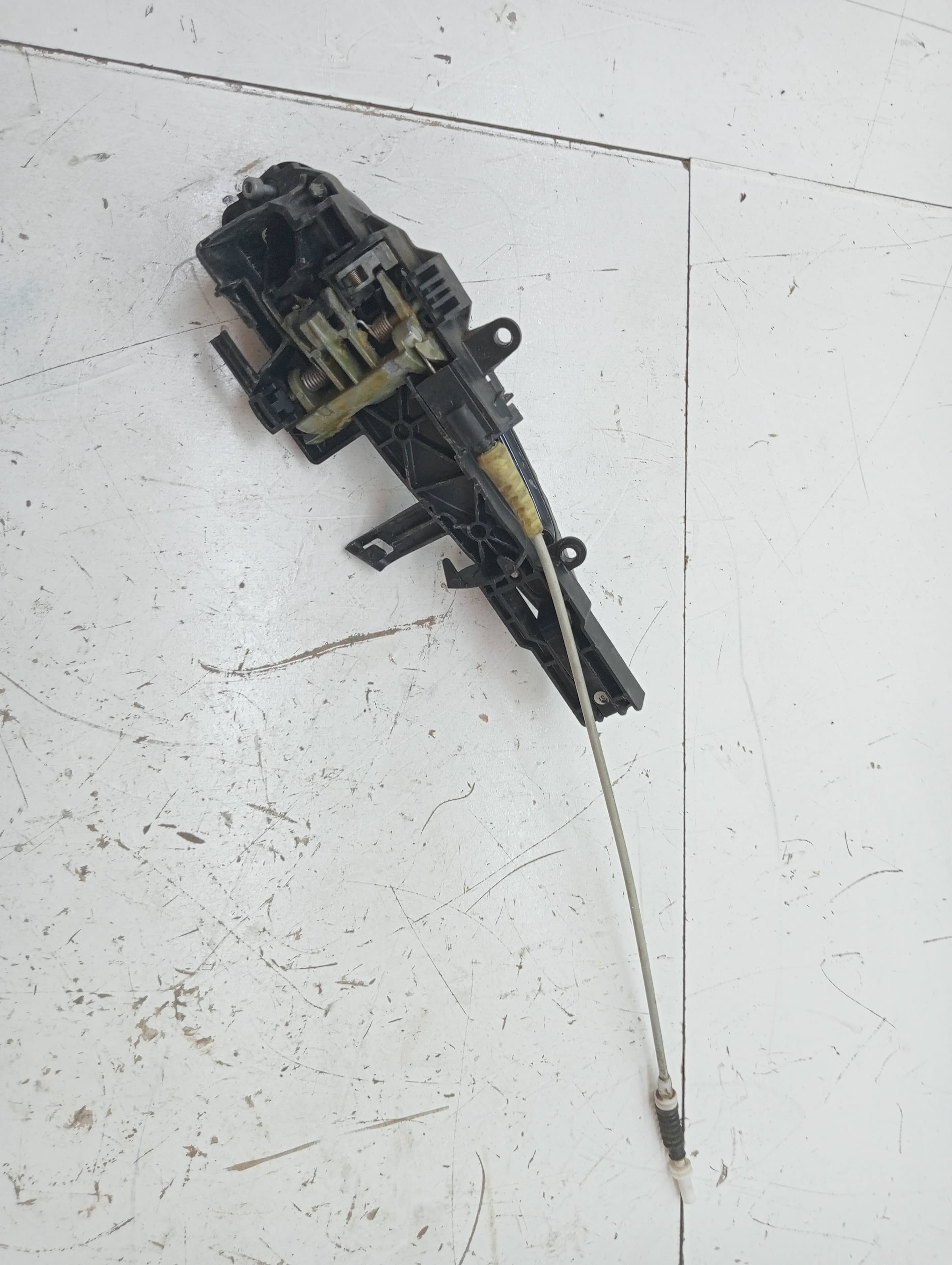 Maneta exterior delantera derecha BMW SERIE 1 BERLINA (E81/E87) 2