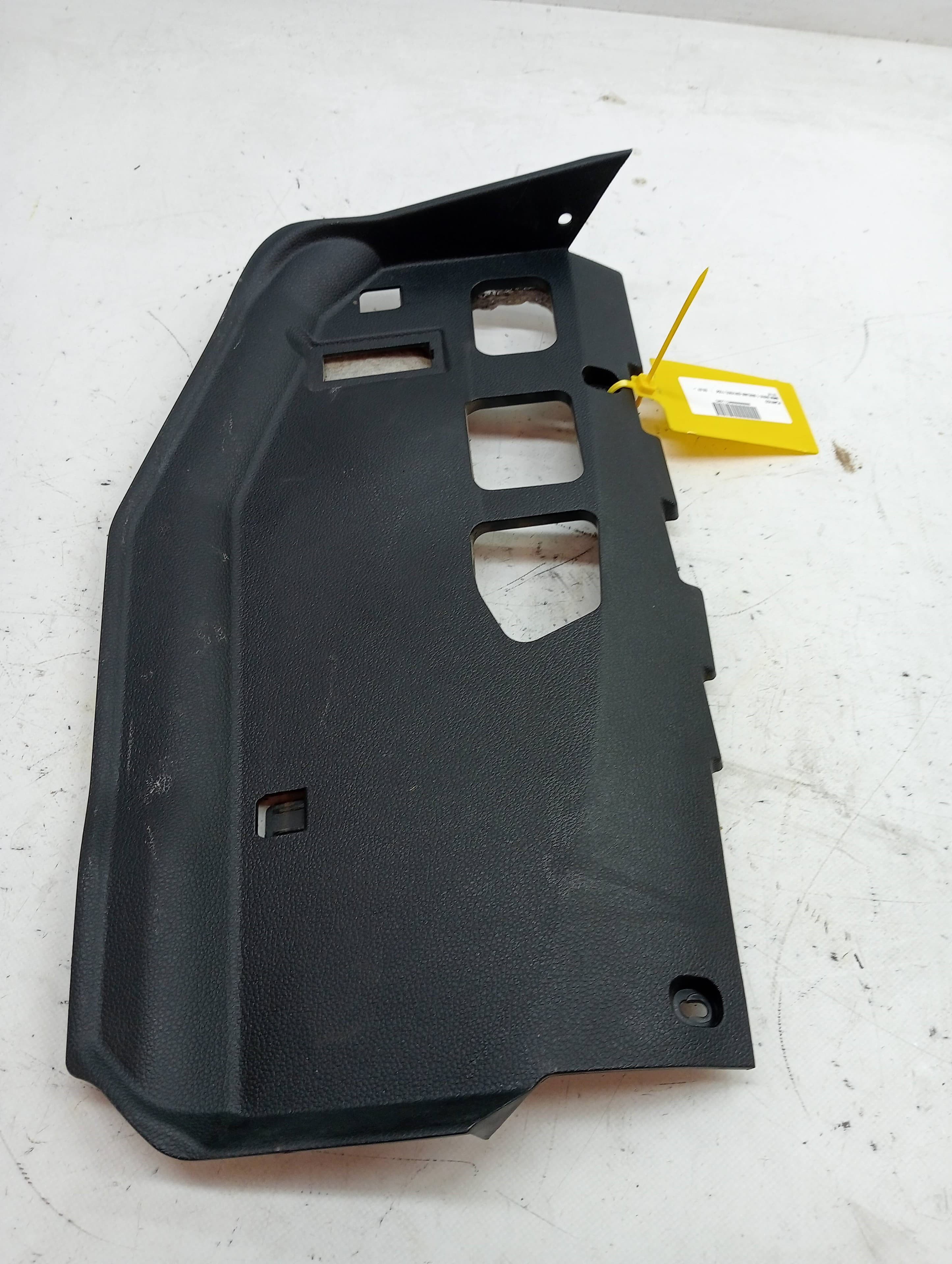 Plastico BMW SERIE 1 BERLINA (E81/E87)