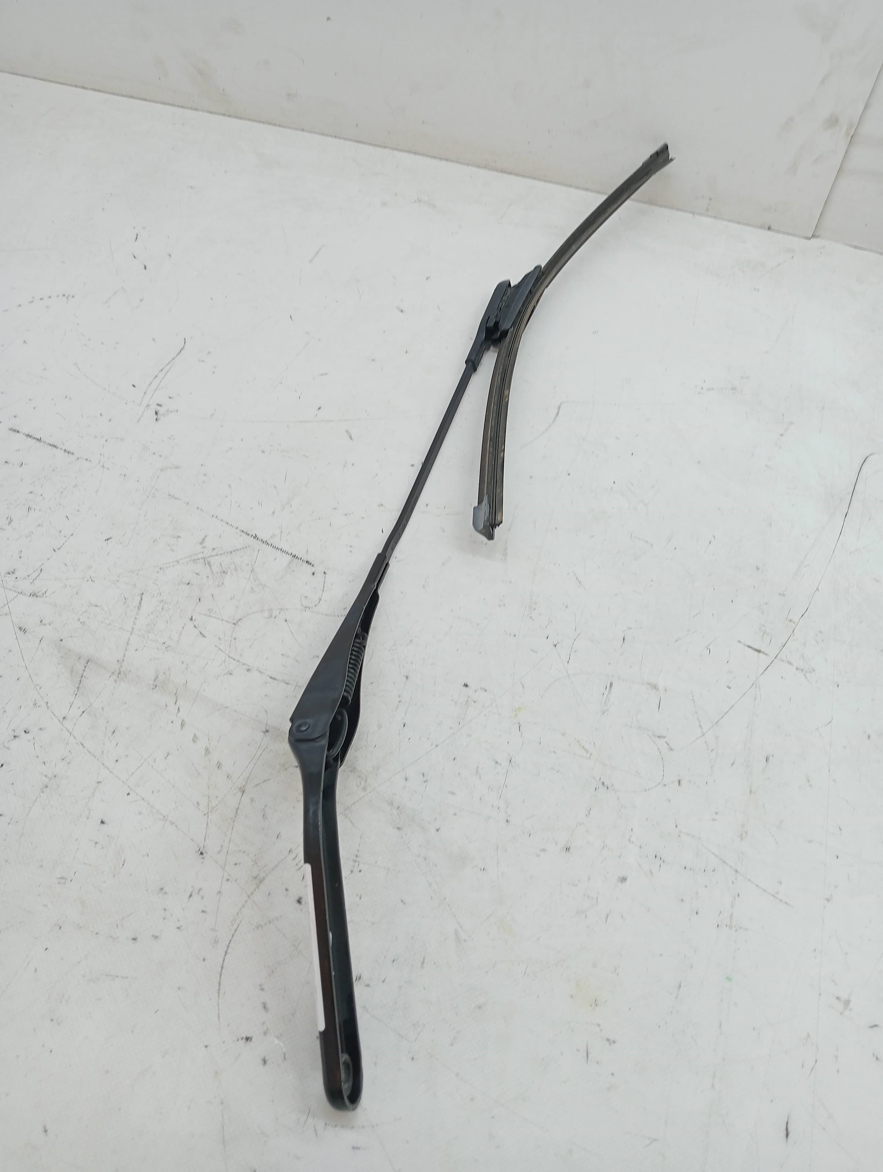 Brazo limpia delantero derecho BMW SERIE 1 BERLINA (E81/E87) 2