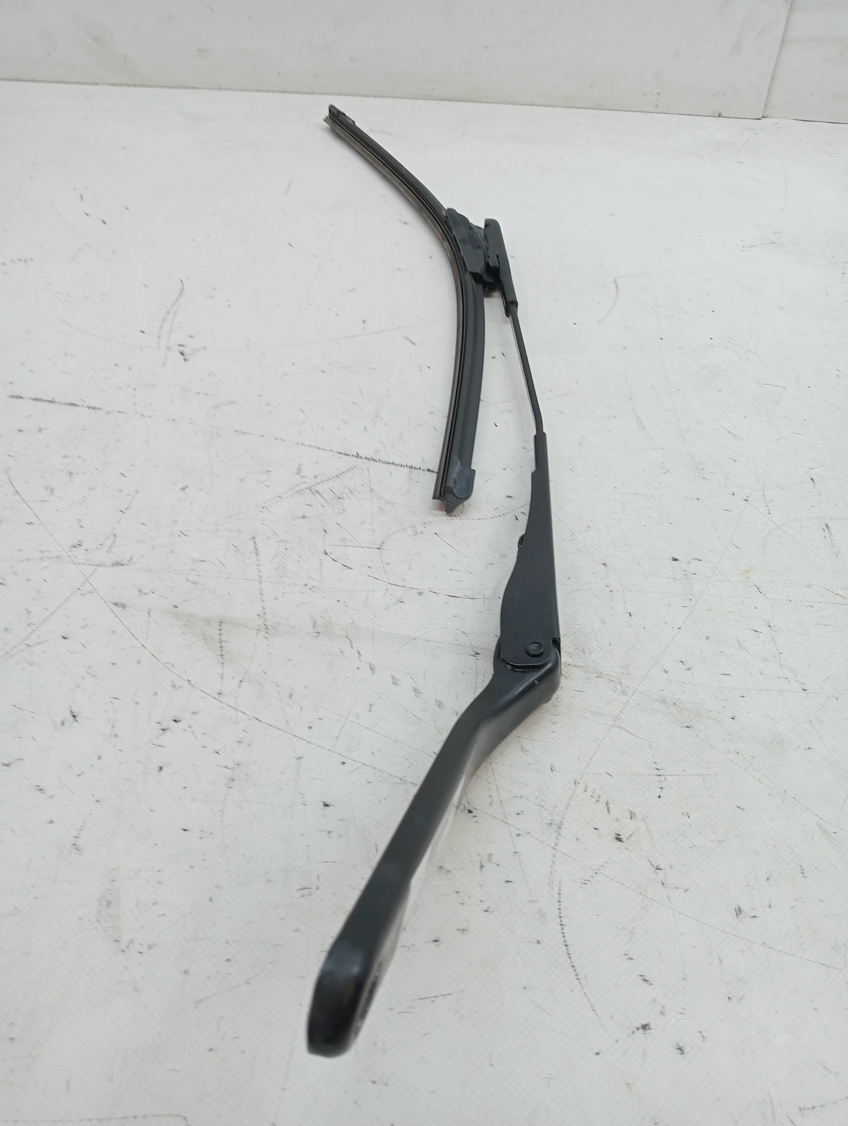 Brazo limpia delantero izquierdo BMW SERIE 1 BERLINA (E81/E87)