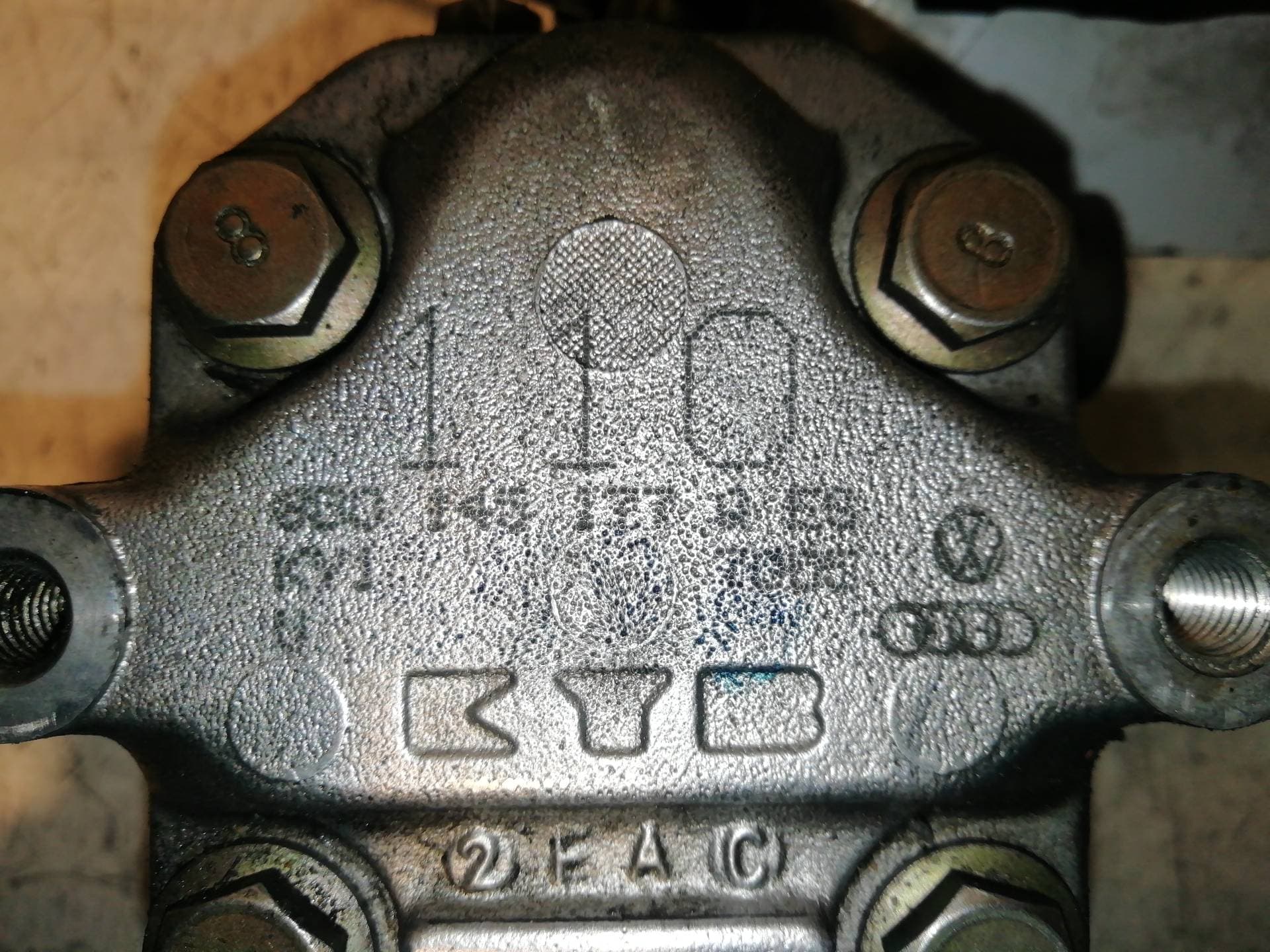 Bomba direccion VOLKSWAGEN PASSAT VARIANT (3B6) 2