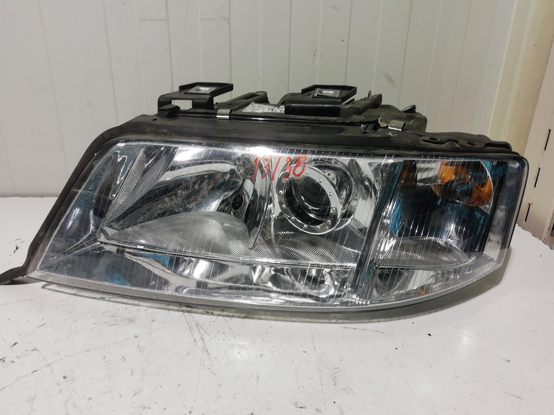 Faro izquierdo AUDI A4 AVANT (B5)