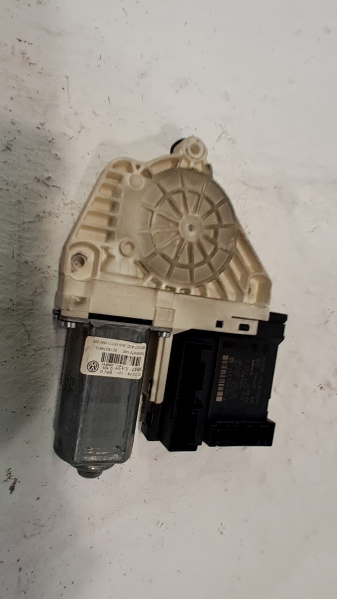 Motor elevalunas delantero izquierdo VOLKSWAGEN PASSAT CC (357) 2