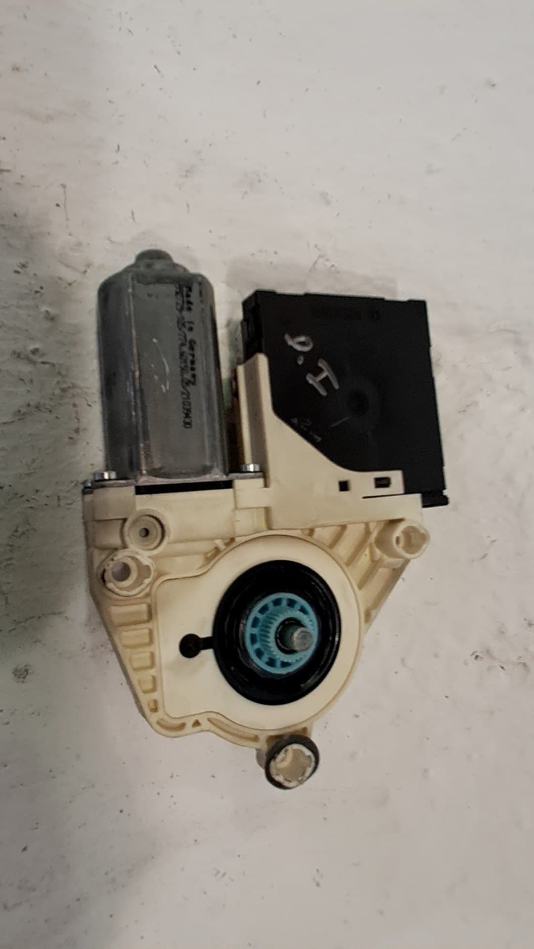 Motor elevalunas delantero izquierdo VOLKSWAGEN PASSAT CC (357)