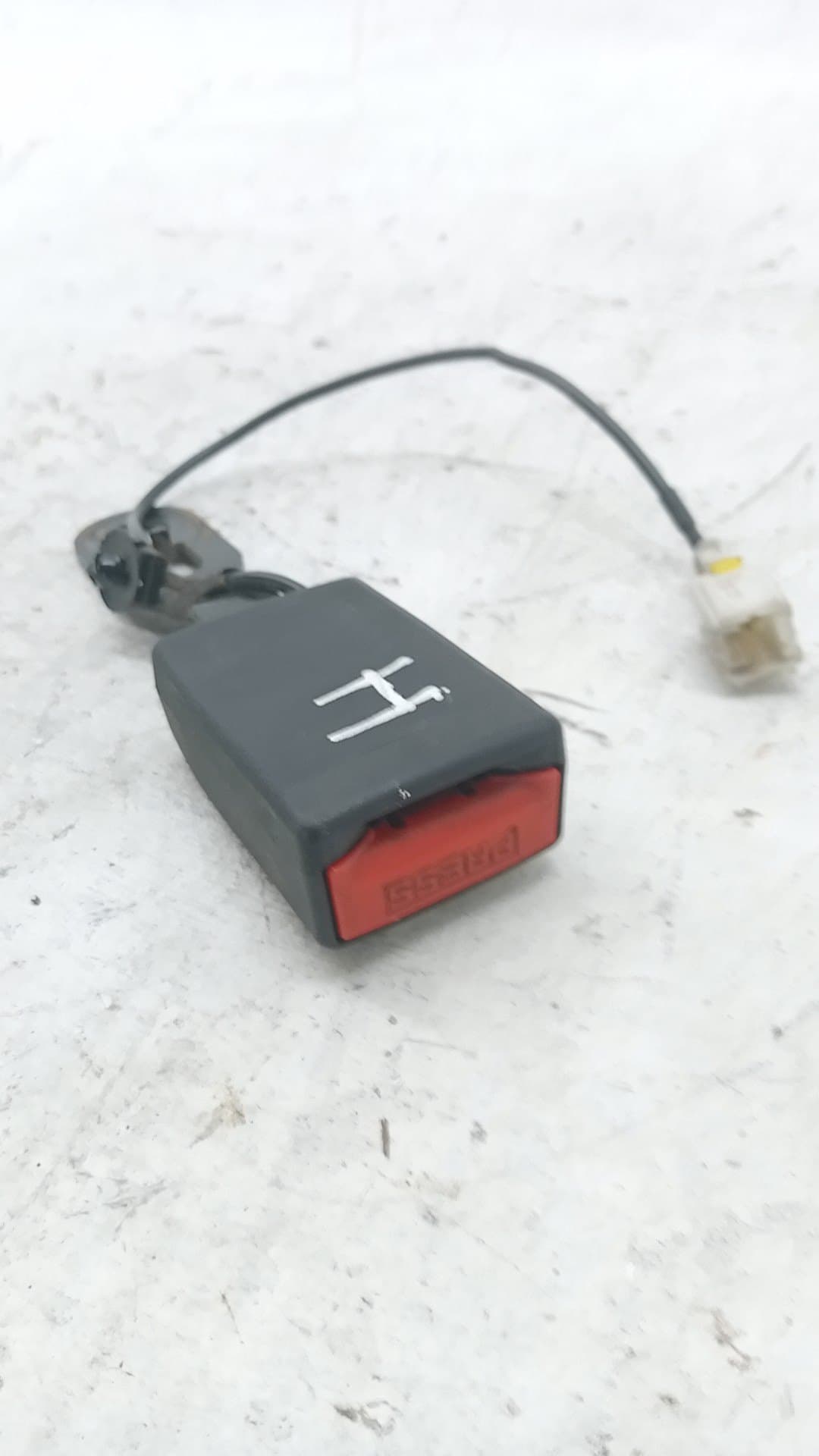 Enganche cinturon delantero izquierdo PEUGEOT PARTNER (S2)